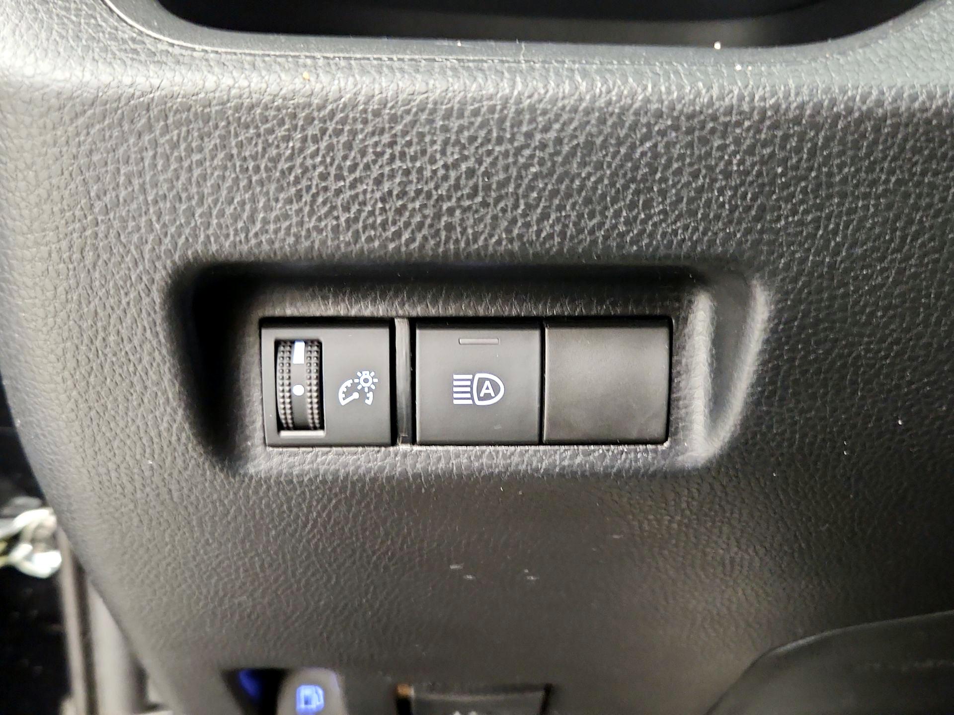 Thumbnail: 2019 Toyota RAV4 - 13