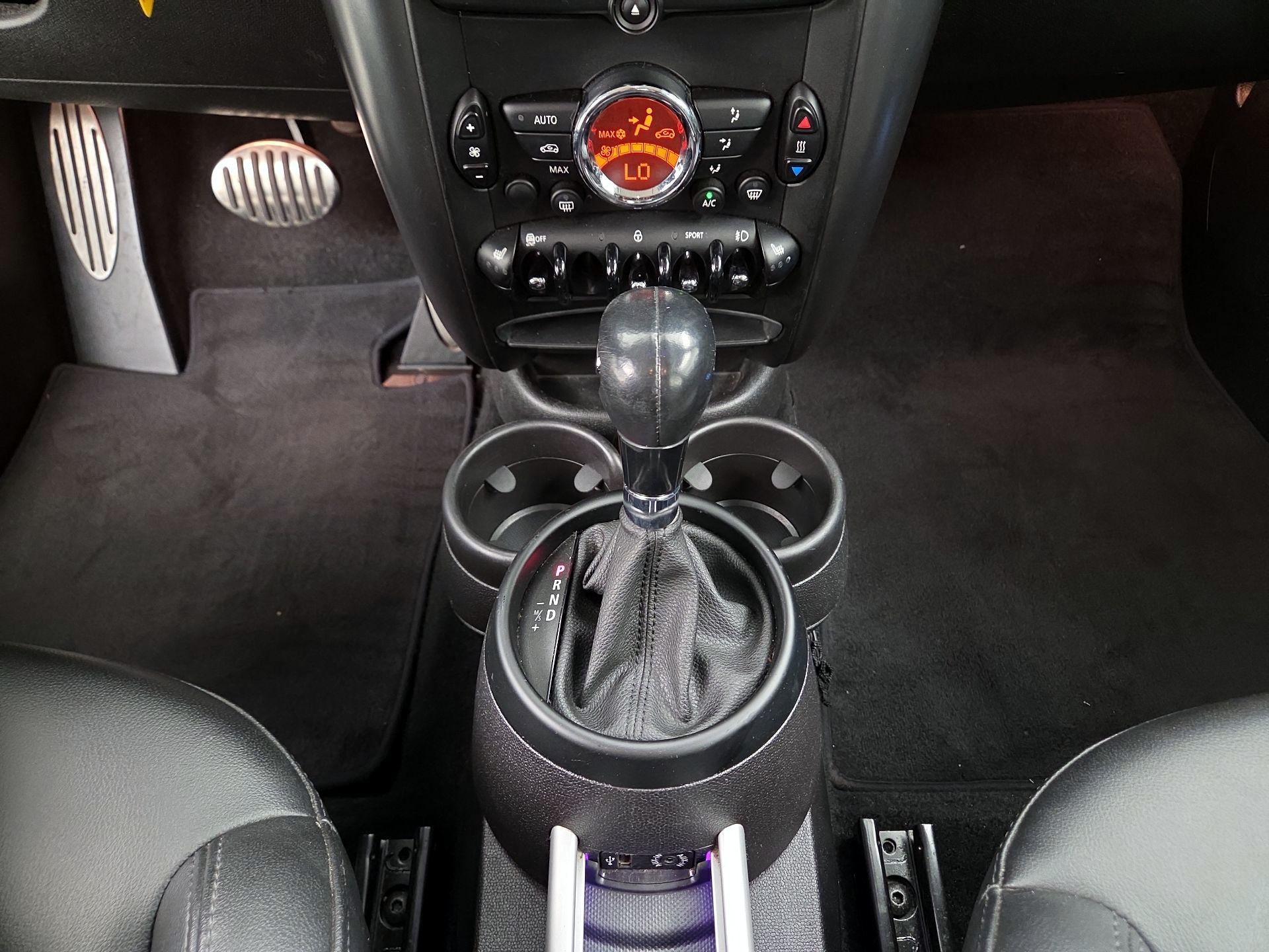 Thumbnail: 2016 MINI Cooper Countryman - 15