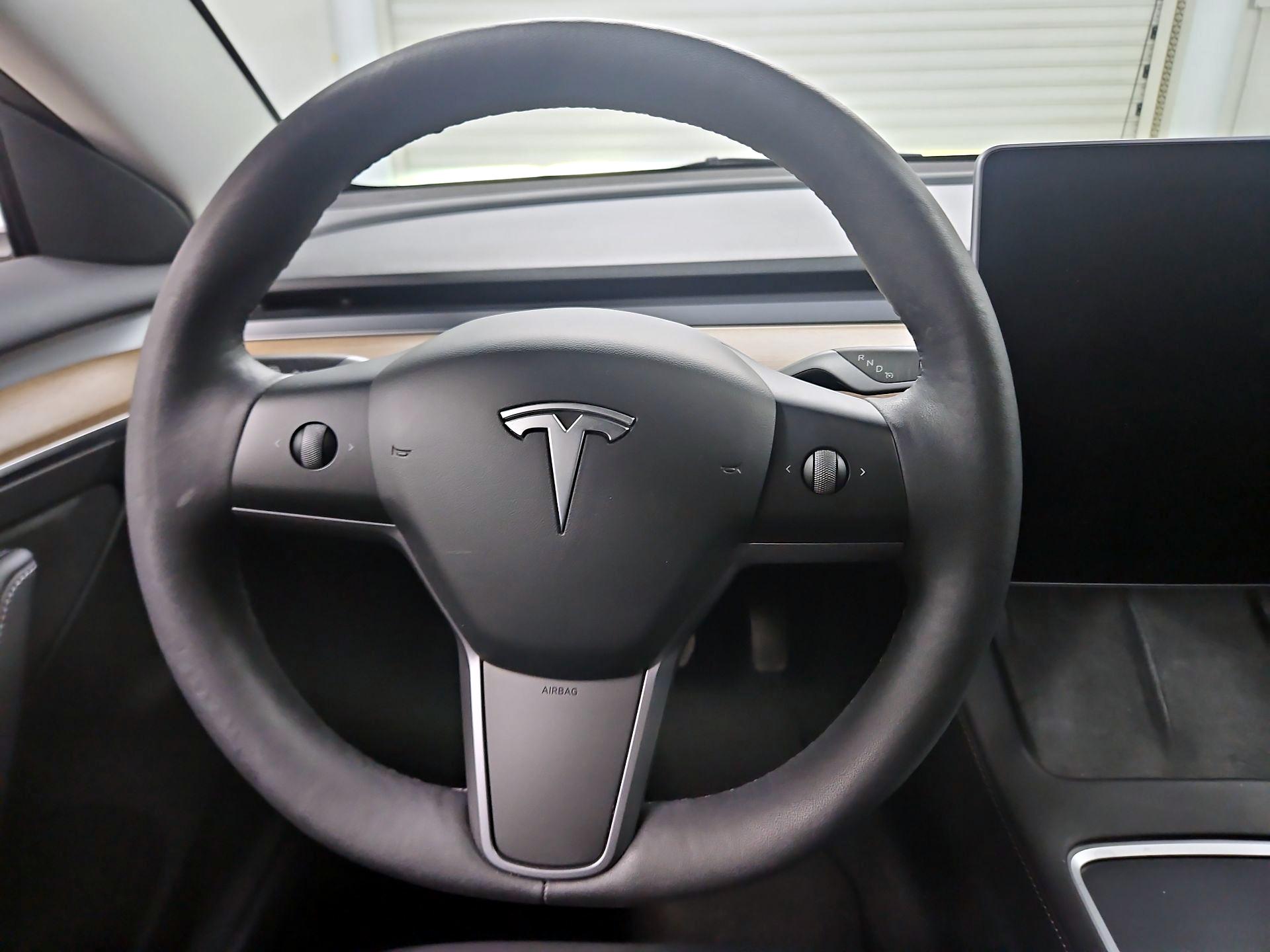 Thumbnail: 2023 Tesla Model 3 - 10