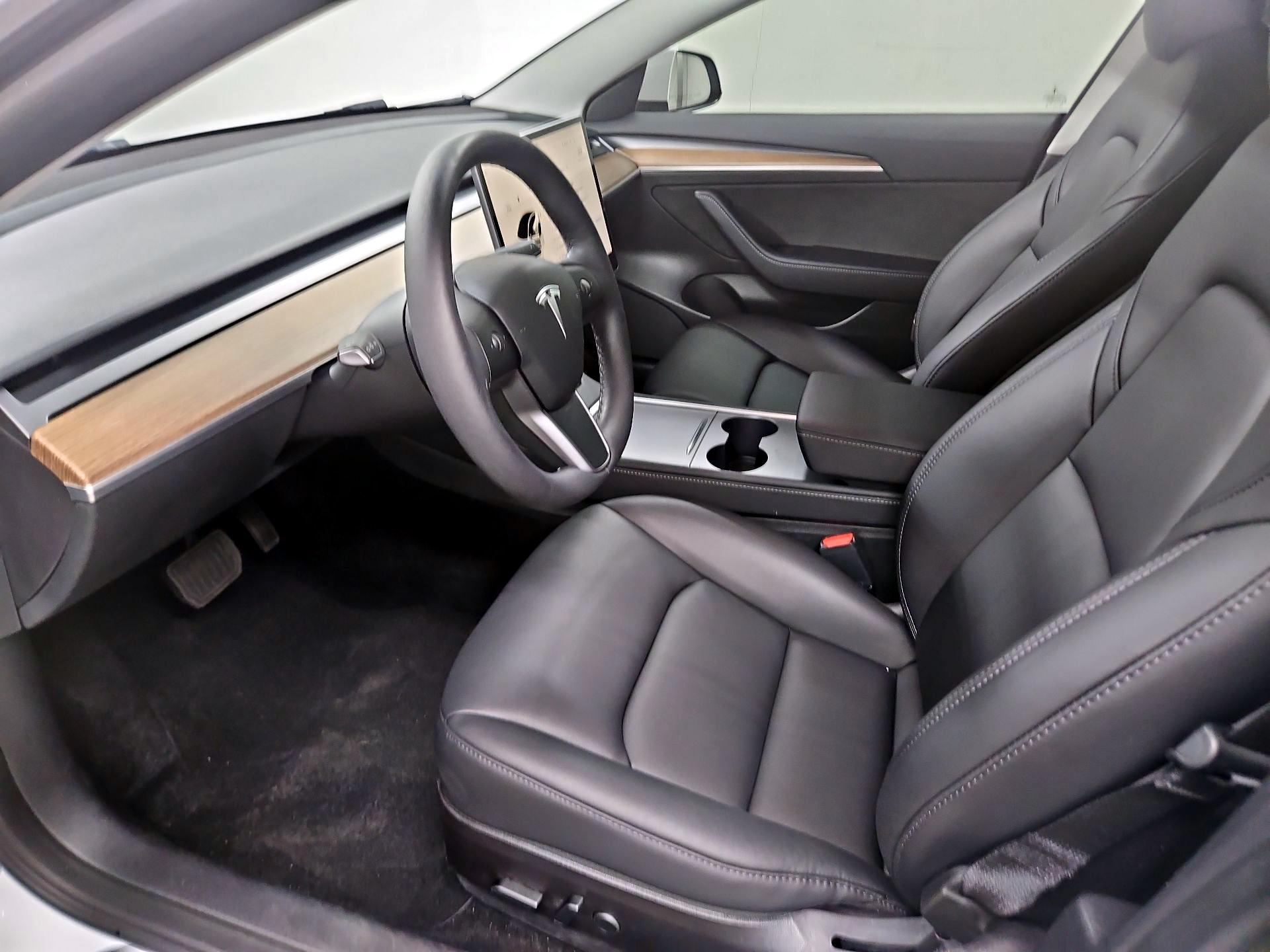 Thumbnail: 2023 Tesla Model 3 - 11