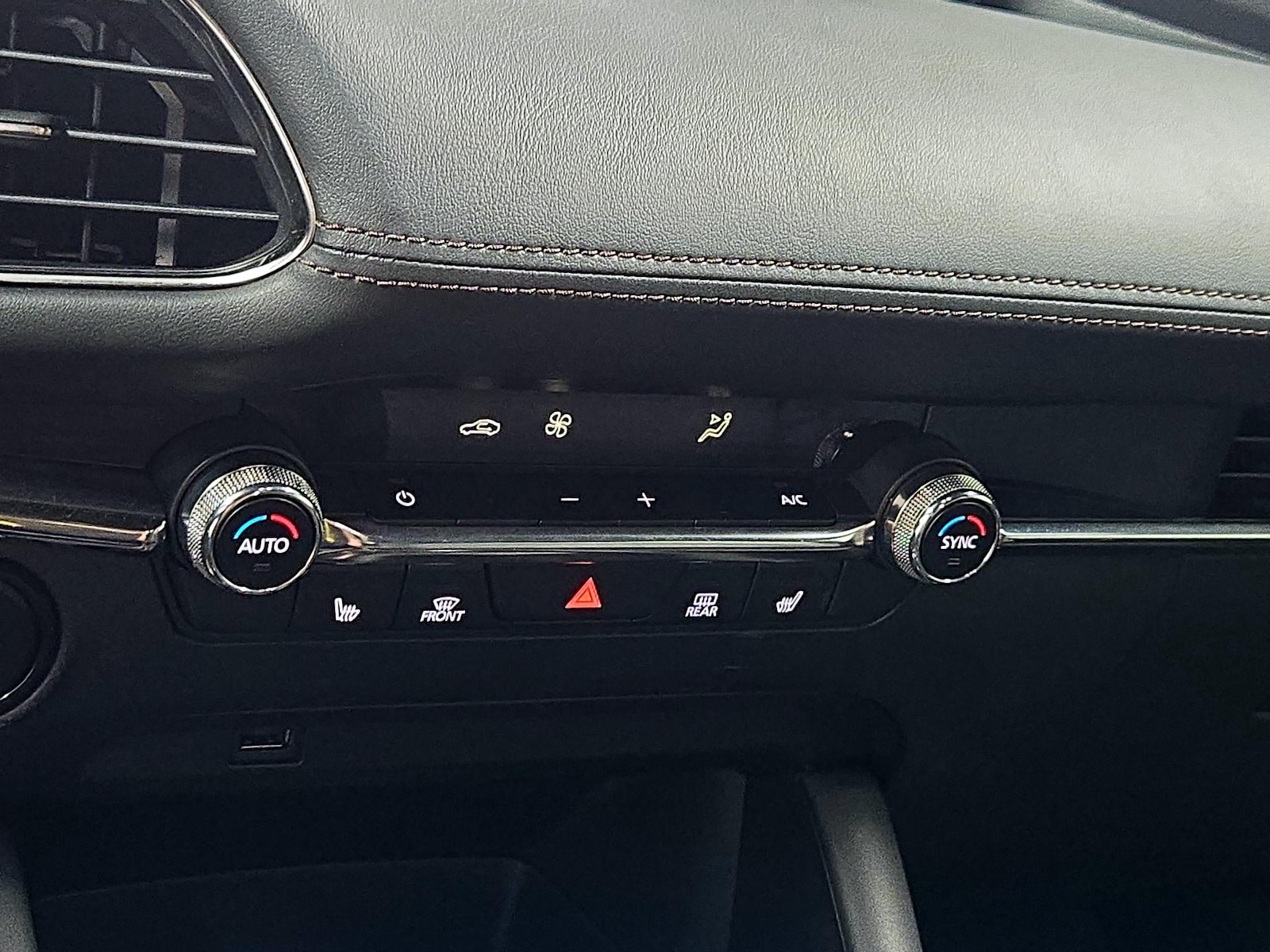 2019 Mazda Mazda3 Premium AWD - Photo 17