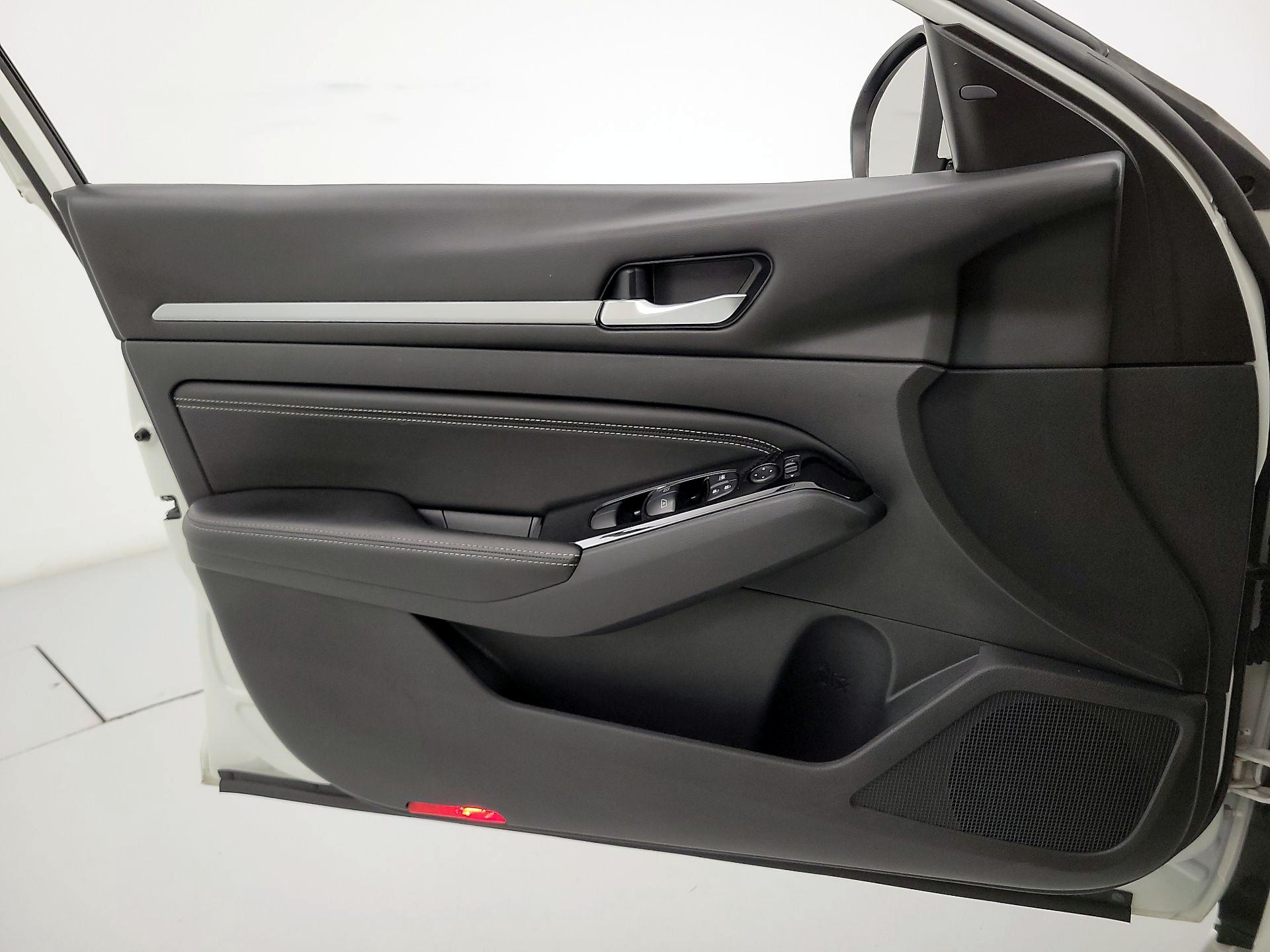 Thumbnail: 2020 Nissan Altima - 12