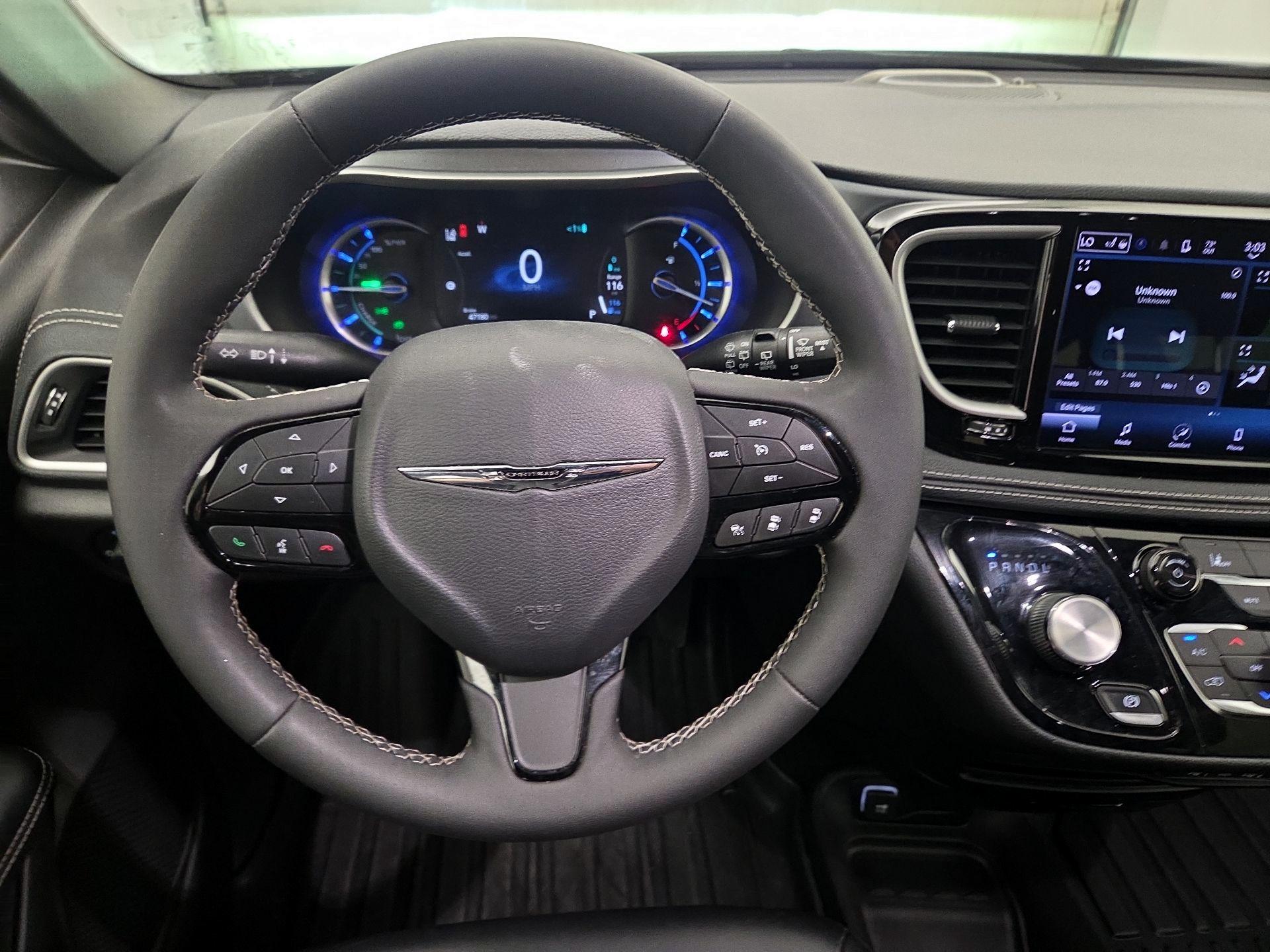 Thumbnail: 2023 Chrysler Pacifica - 10