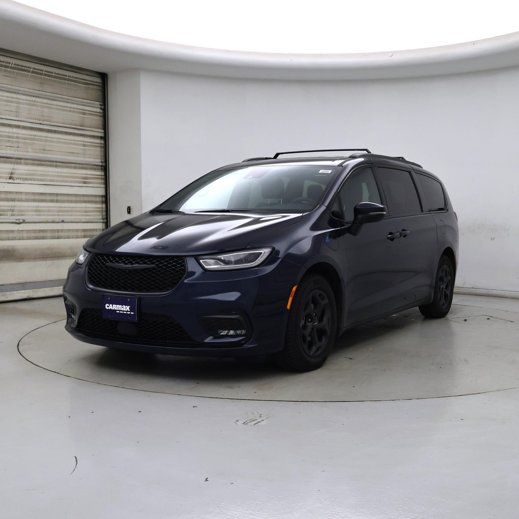 Thumbnail: 2023 Chrysler Pacifica - 4