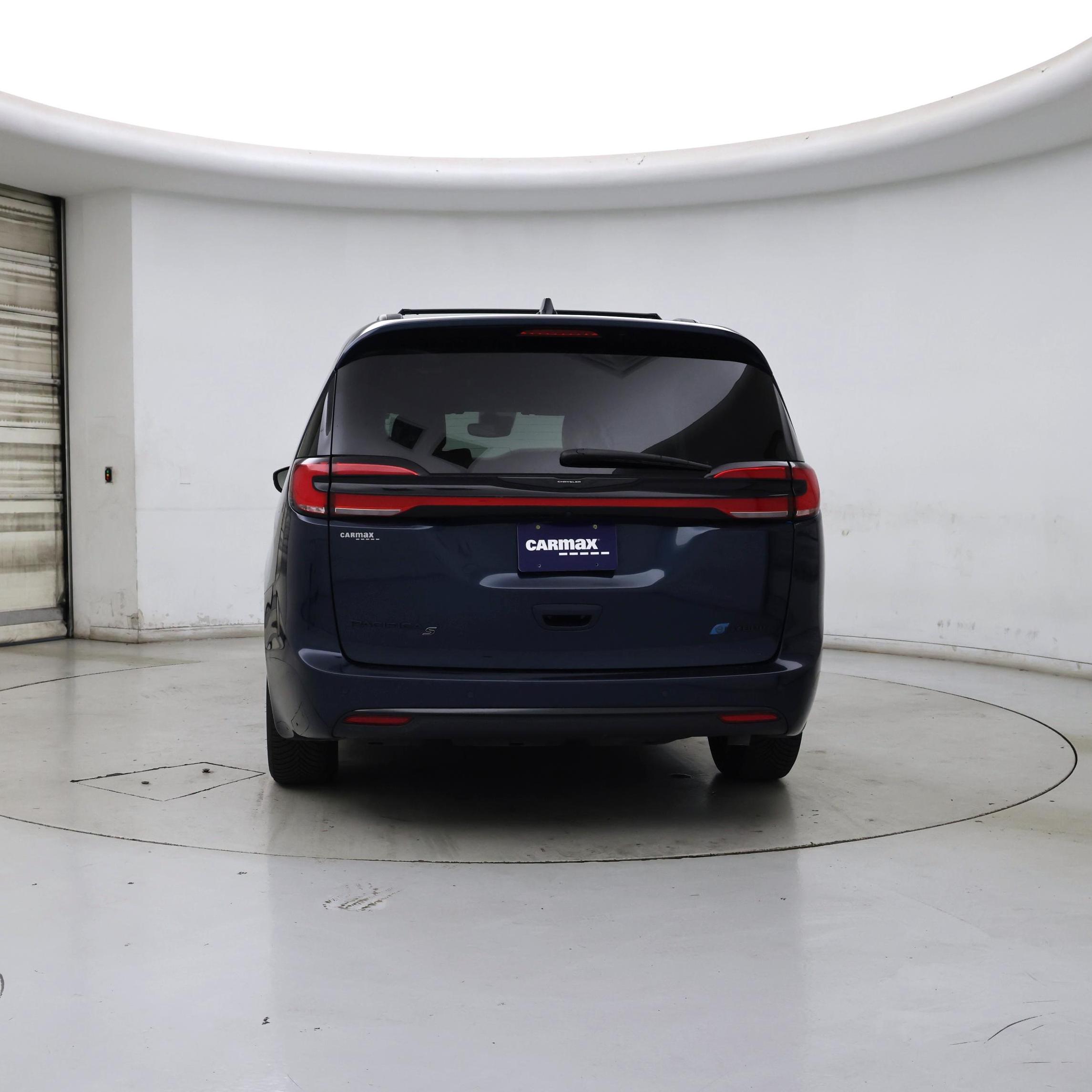 Thumbnail: 2023 Chrysler Pacifica - 6