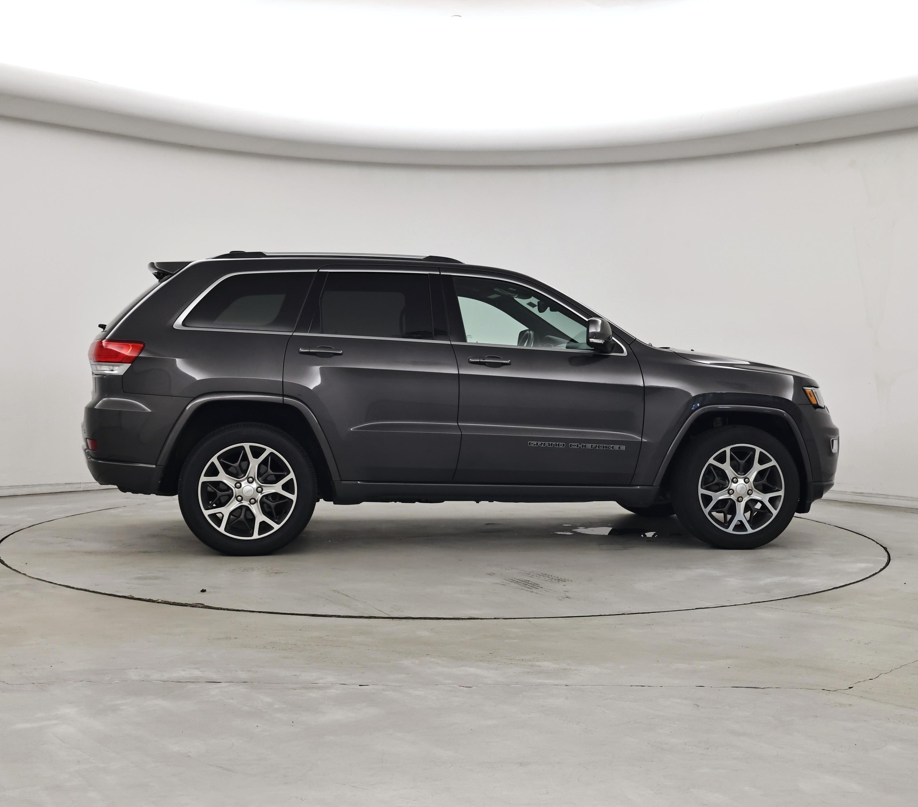 Thumbnail: 2018 Jeep Grand Cherokee - 7