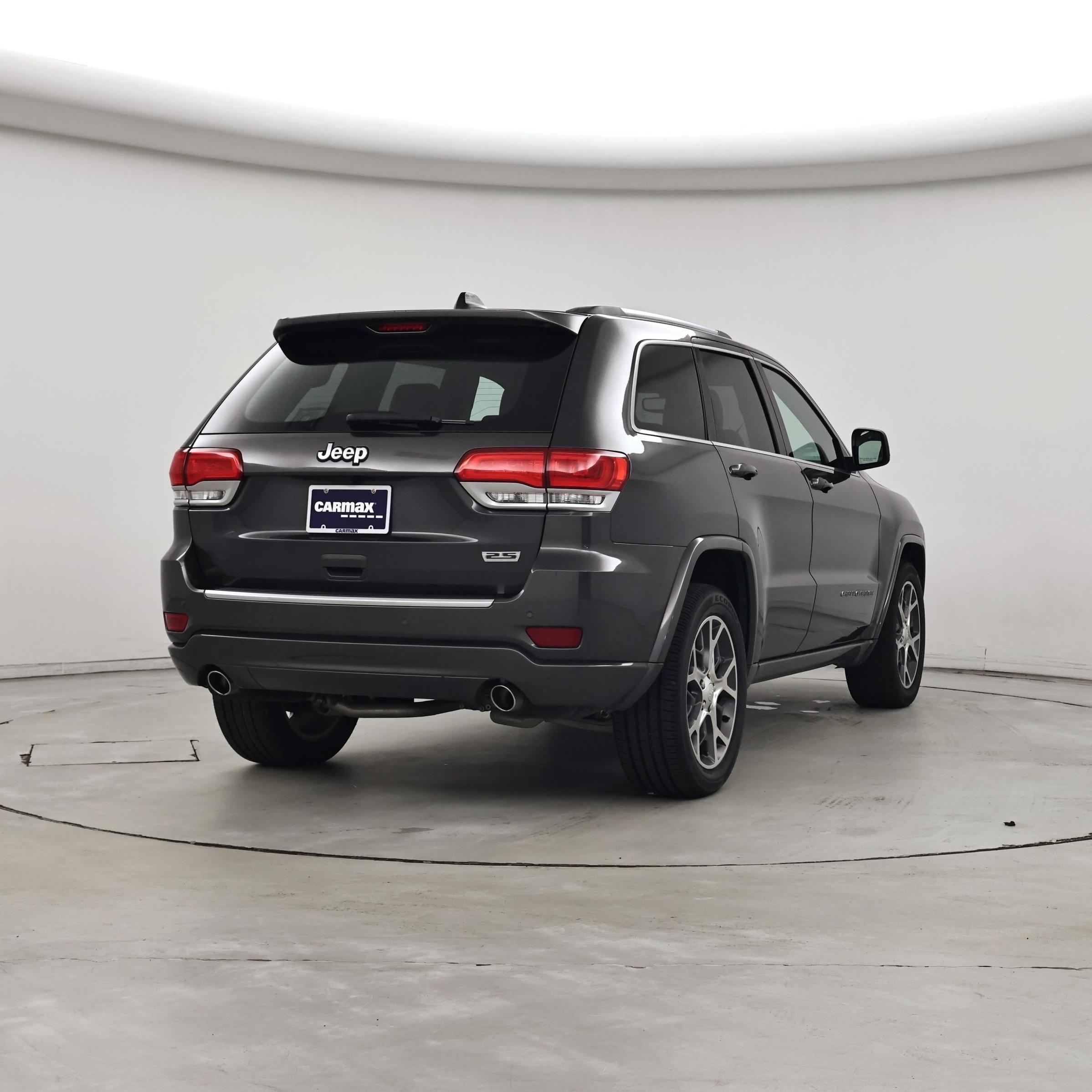 Thumbnail: 2018 Jeep Grand Cherokee - 8