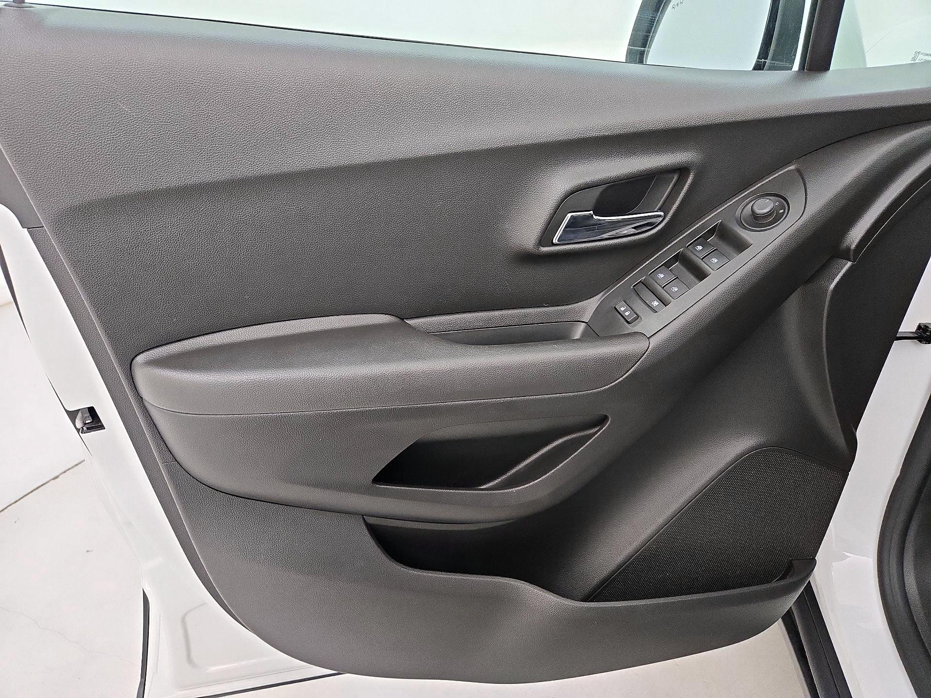 Thumbnail: 2020 Chevrolet Trax - 12