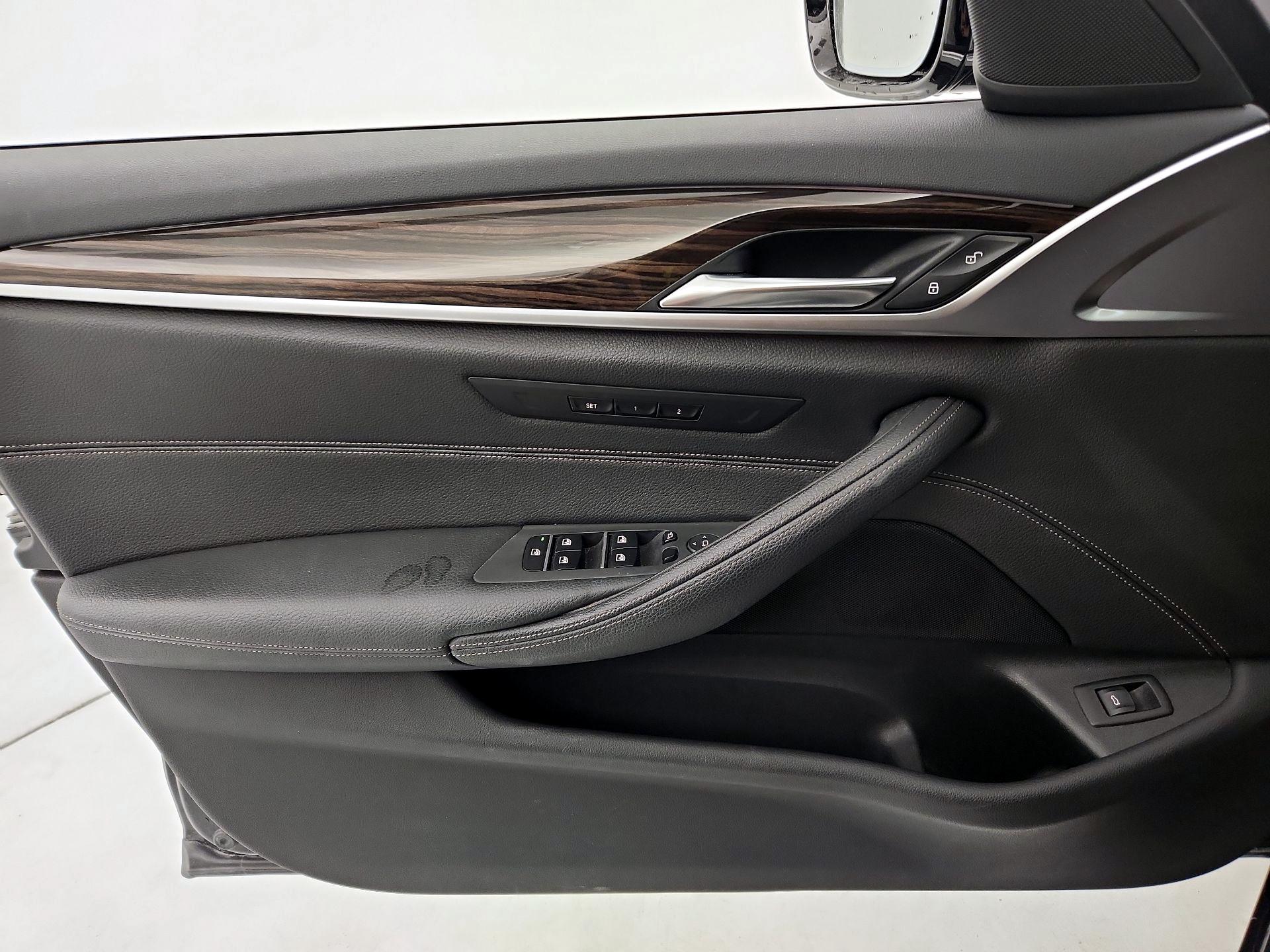 Thumbnail: 2020 BMW 5 Series - 12