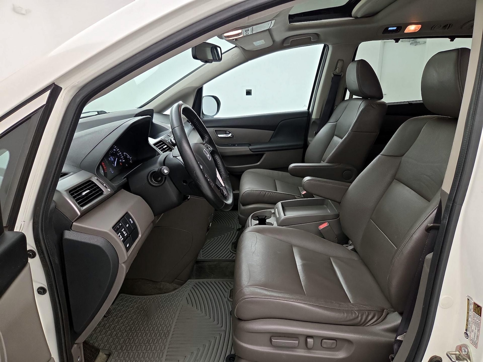 2016 Honda Odyssey EX-L - Photo 12