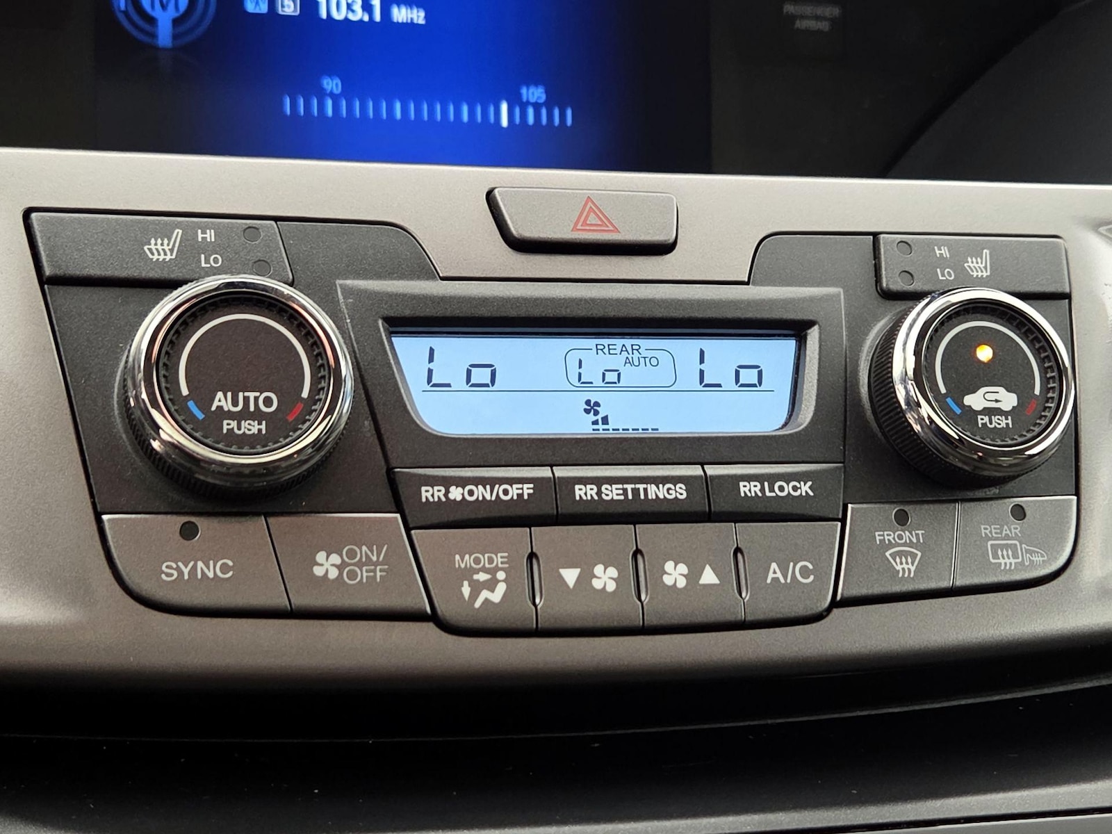 2016 Honda Odyssey EX-L - Photo 17