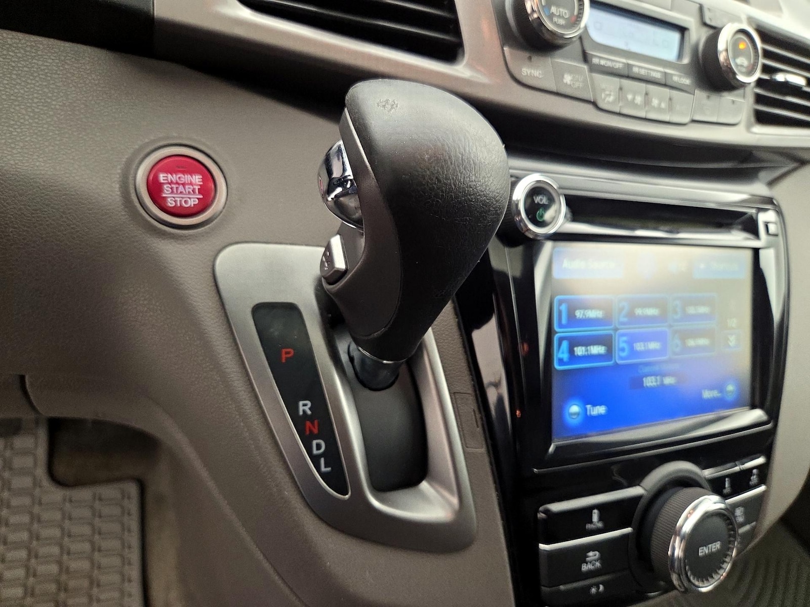 2016 Honda Odyssey EX-L - Photo 18