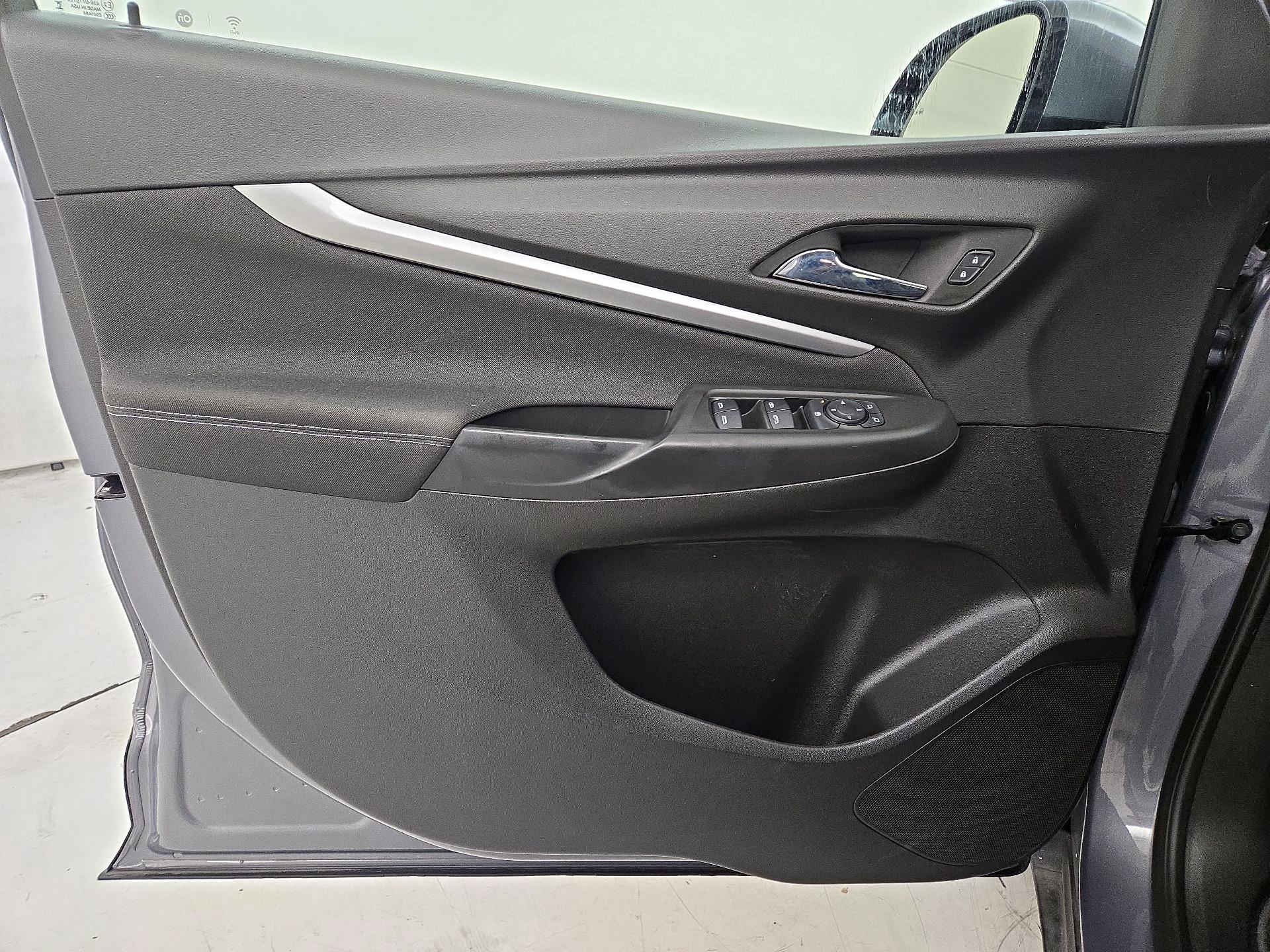 Thumbnail: 2023 Chevrolet Bolt EUV - 12