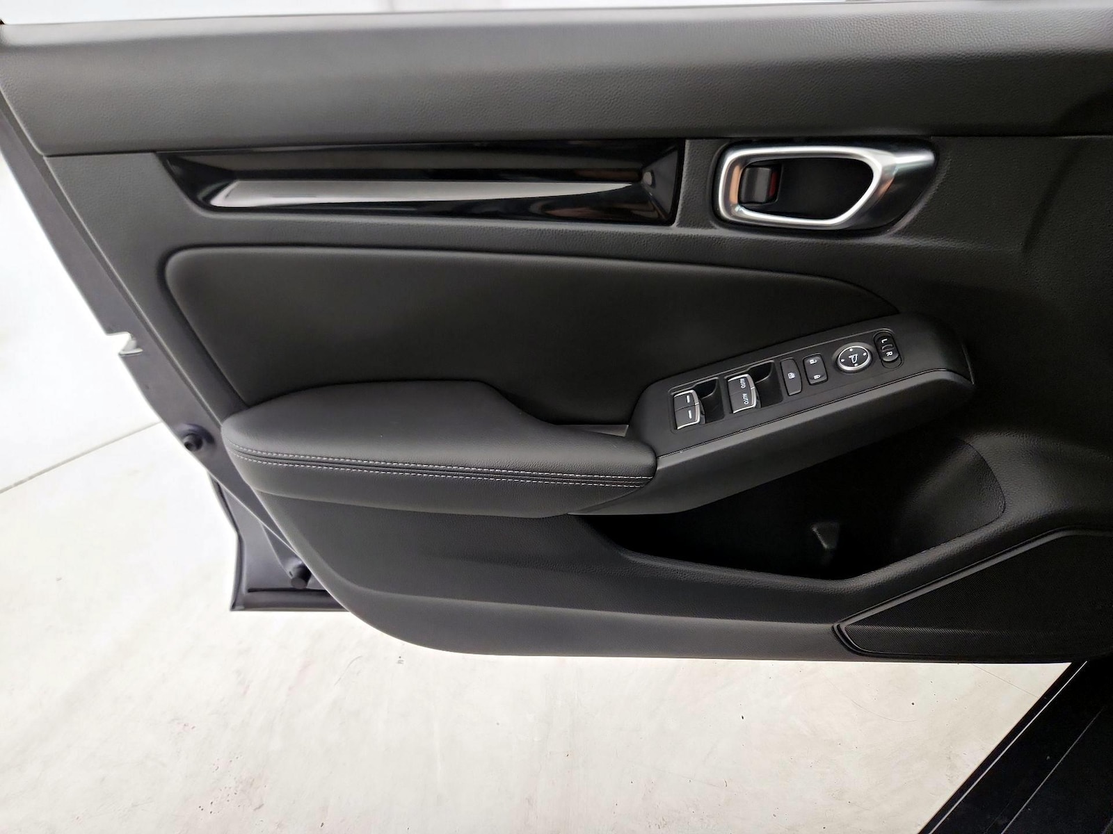 2024 Honda Civic Hatchback EX-L - Photo 13