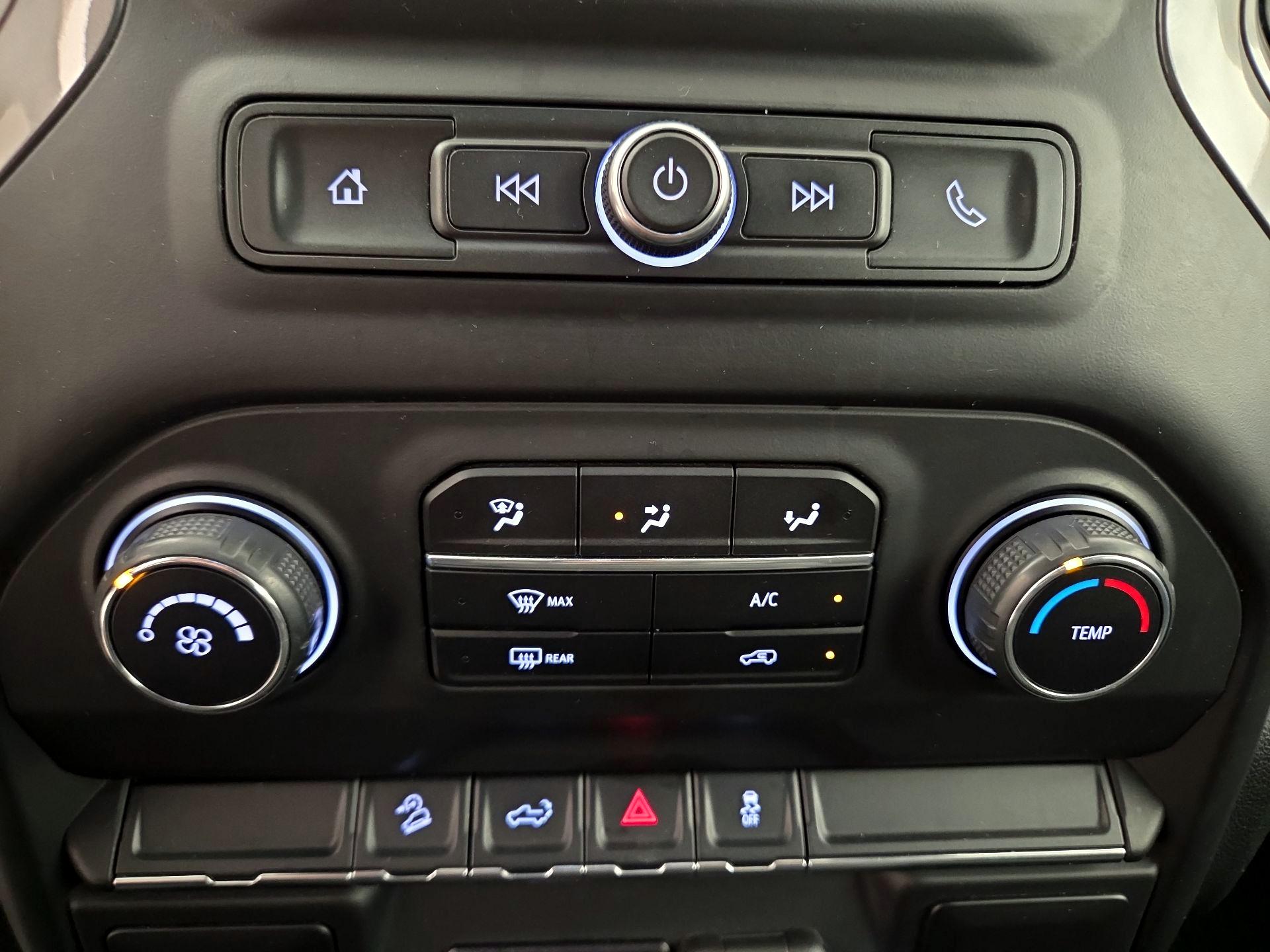 Thumbnail: 2019 Chevrolet Silverado 1500 - 16