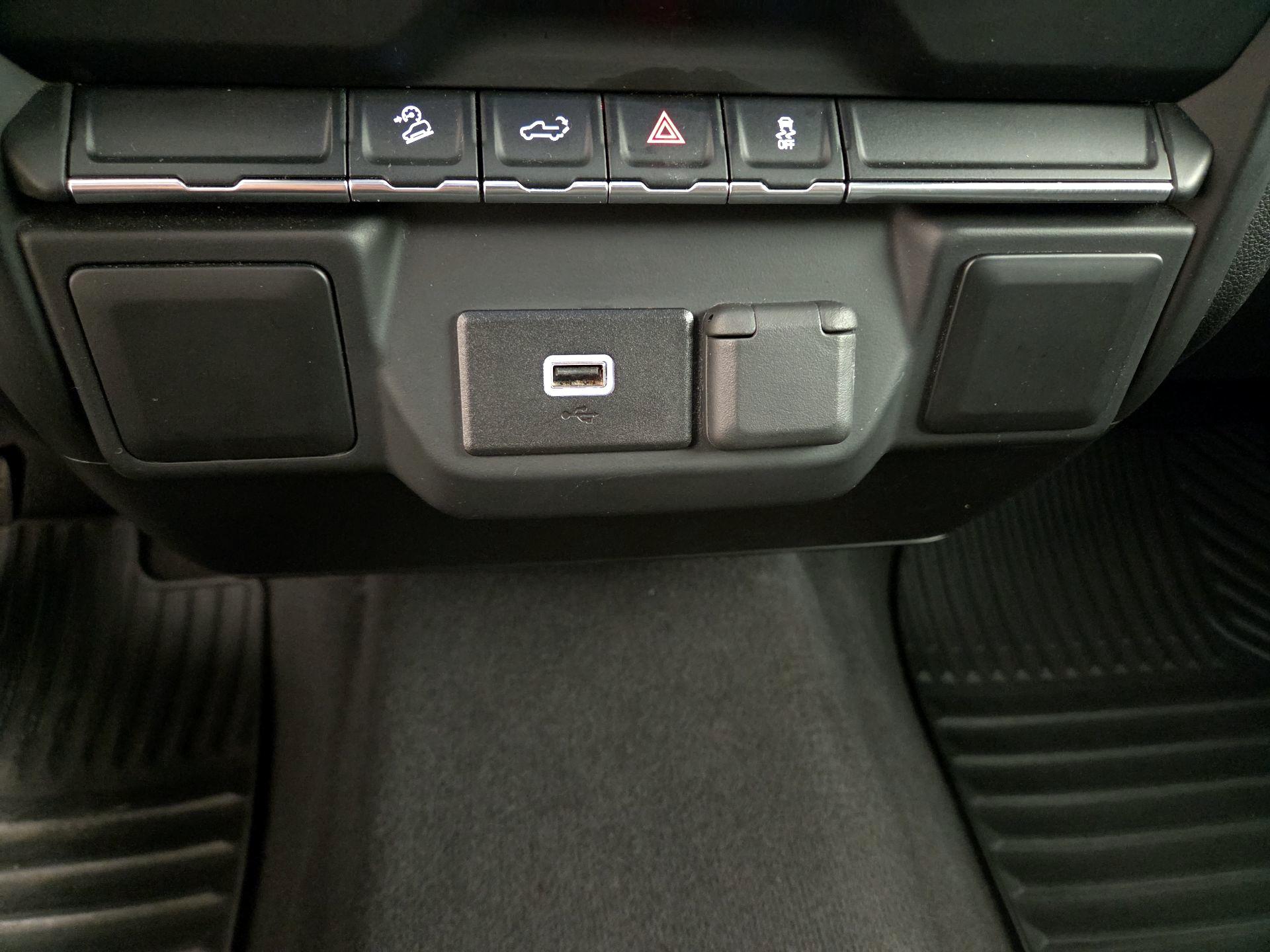 Thumbnail: 2019 Chevrolet Silverado 1500 - 18