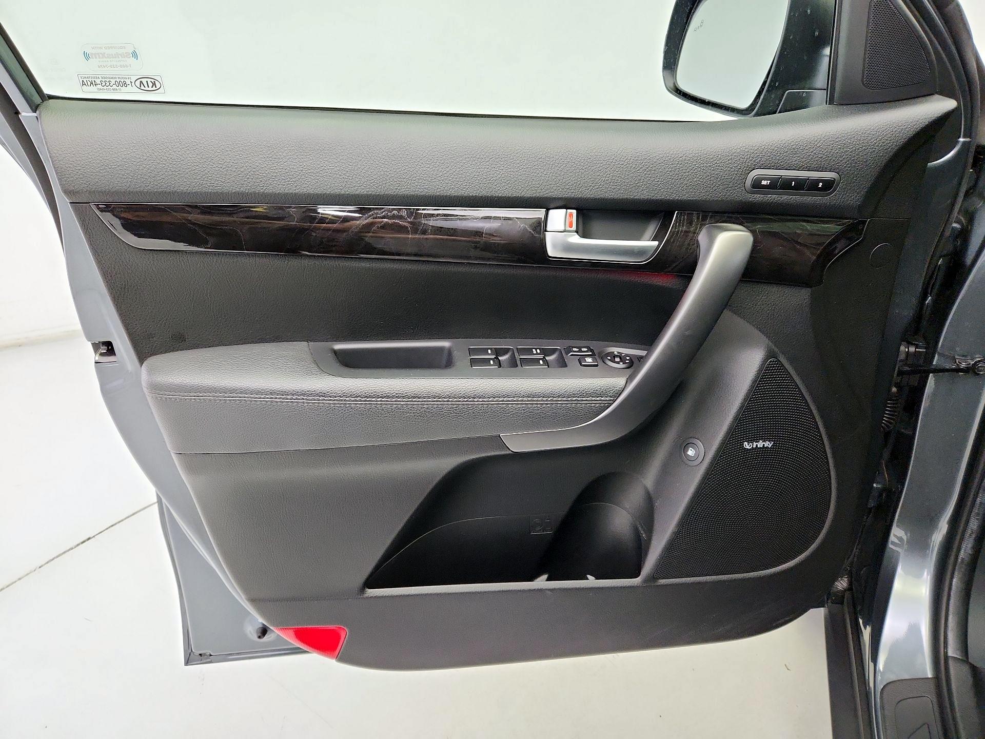 Thumbnail: 2014 Kia Sorento - 12