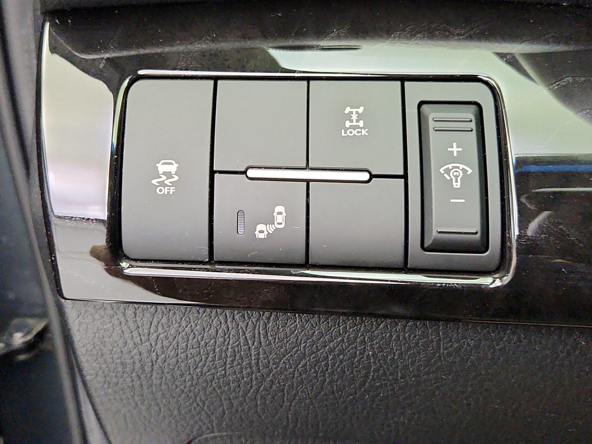Thumbnail: 2014 Kia Sorento - 13