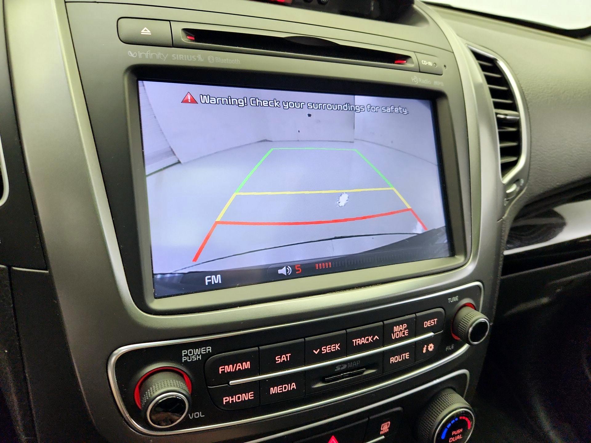 Thumbnail: 2014 Kia Sorento - 15