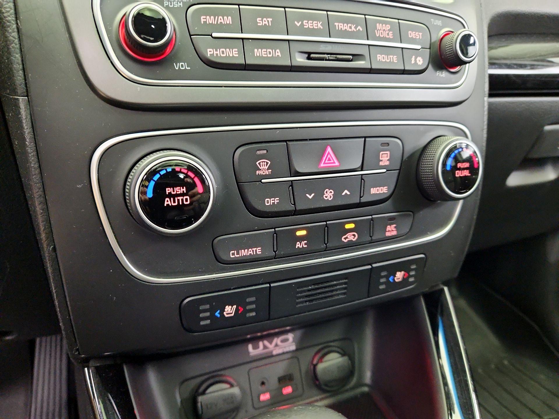 Thumbnail: 2014 Kia Sorento - 17