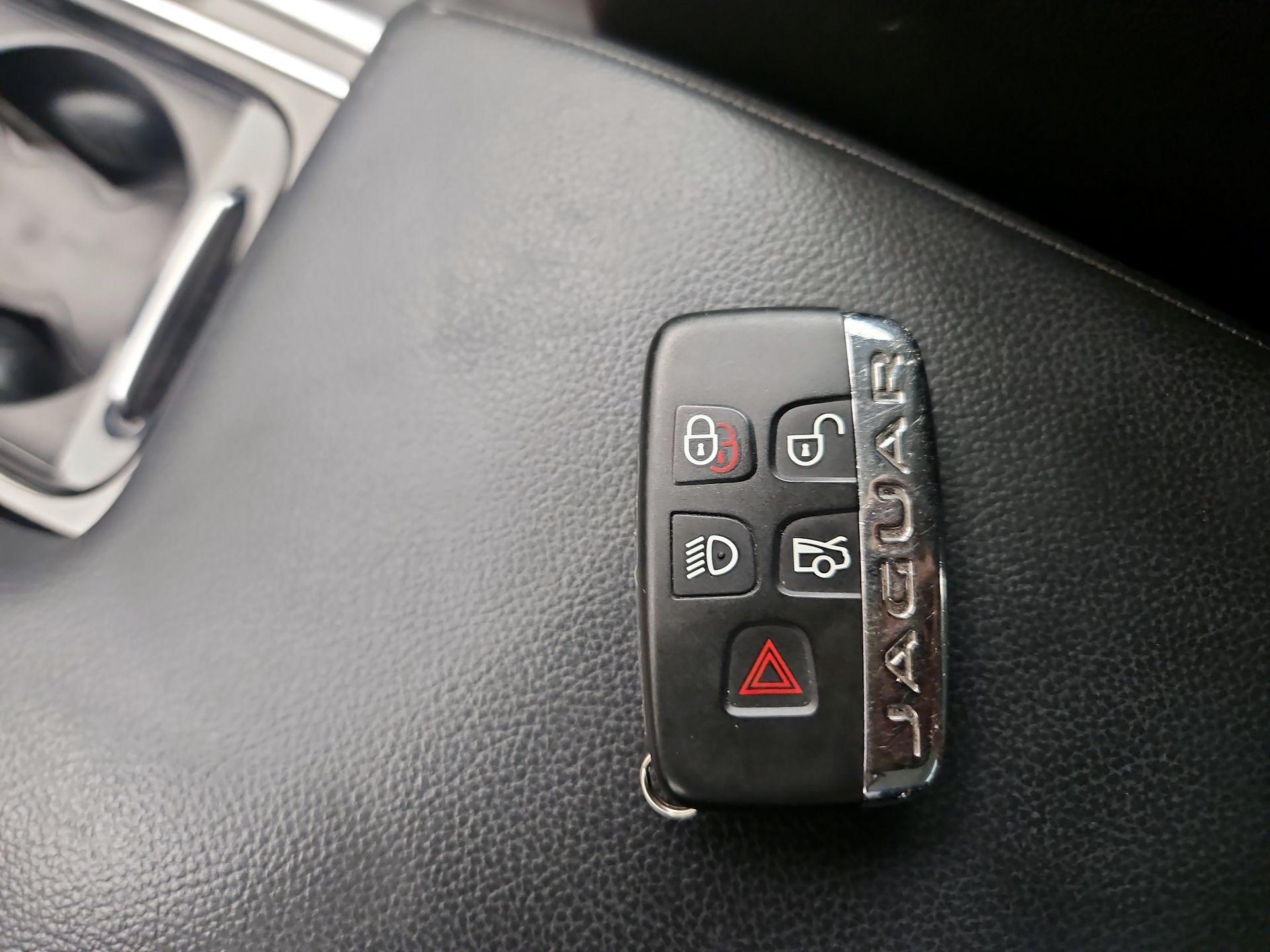 Thumbnail: 2016 Jaguar XF - 20