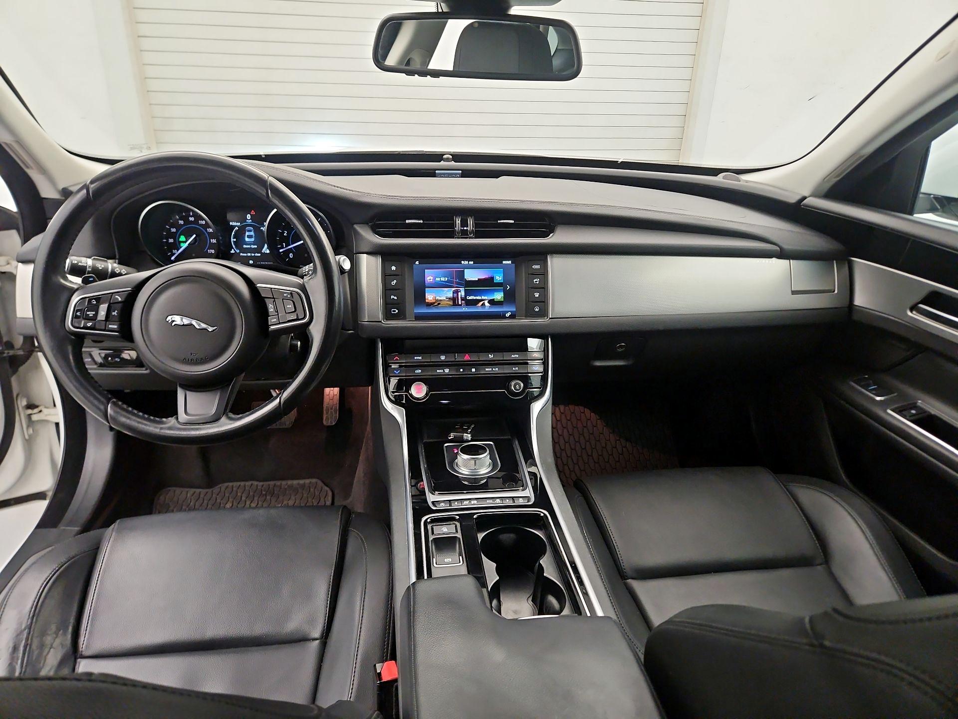 Thumbnail: 2016 Jaguar XF - 8