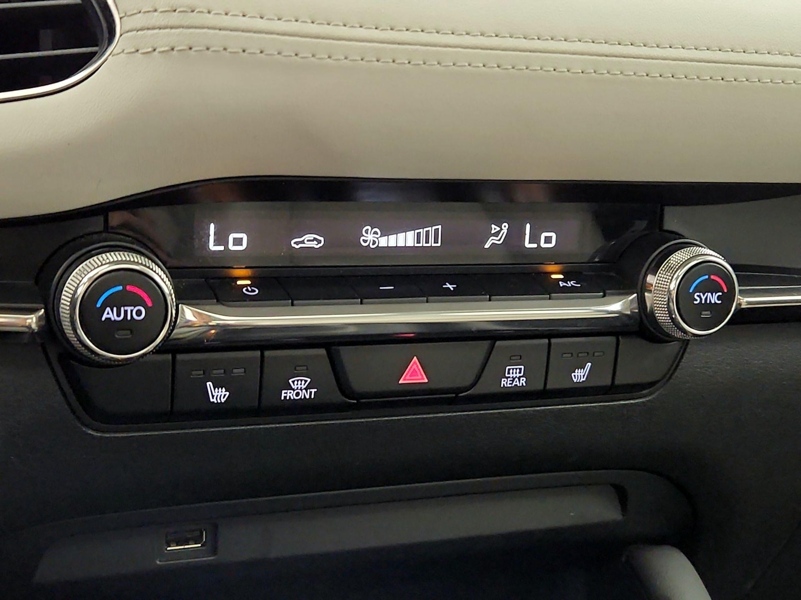 2021 Mazda Mazda3 Premium - Photo 17