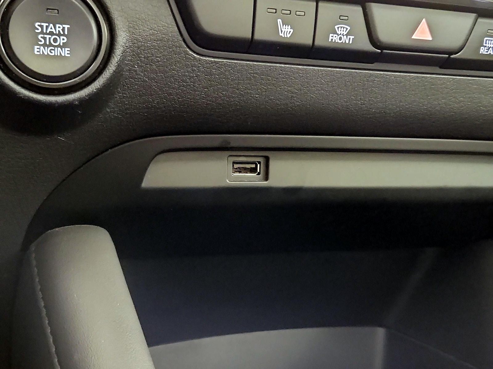 2021 Mazda Mazda3 Premium - Photo 19