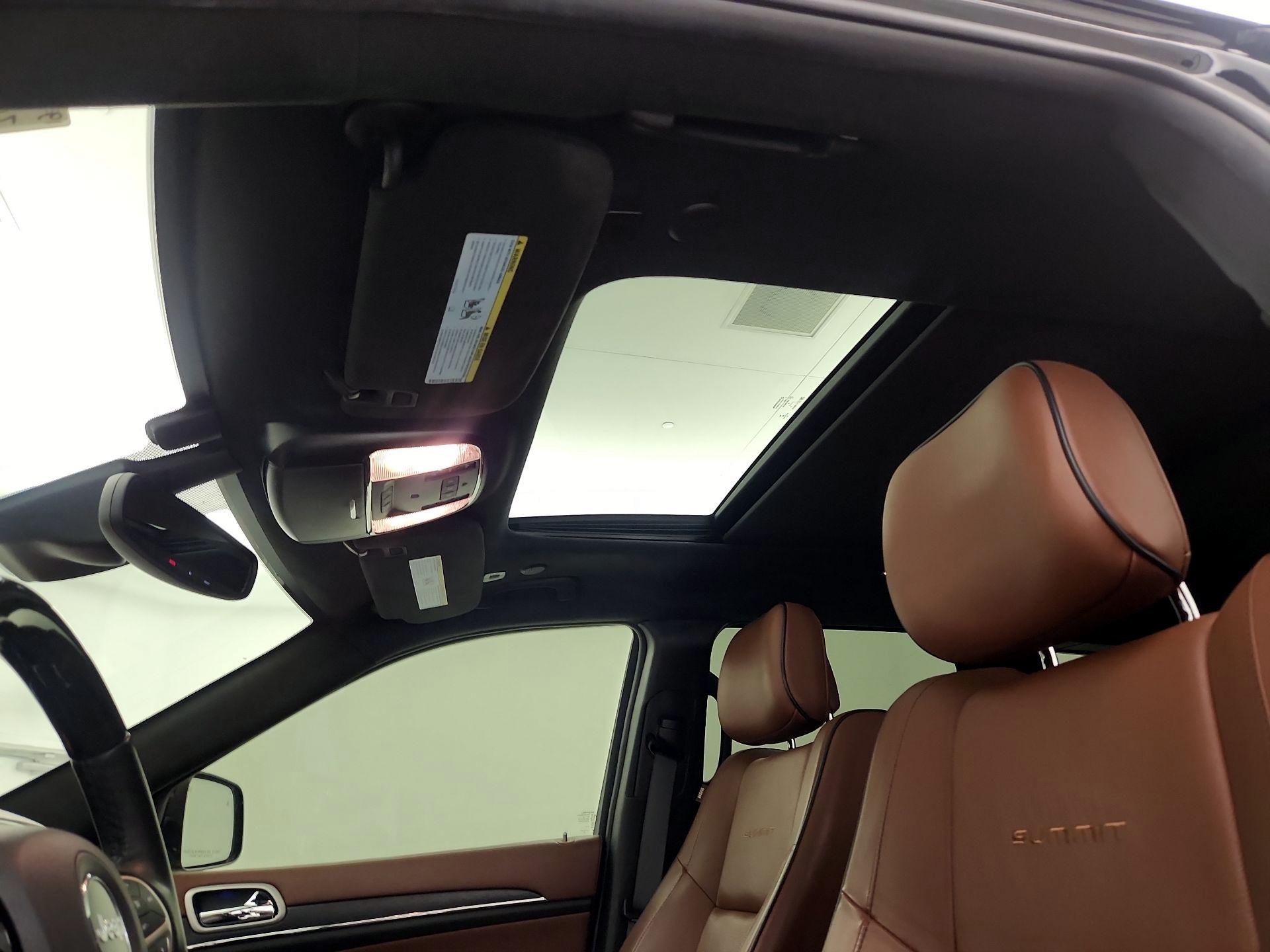 Thumbnail: 2019 Jeep Grand Cherokee - 20