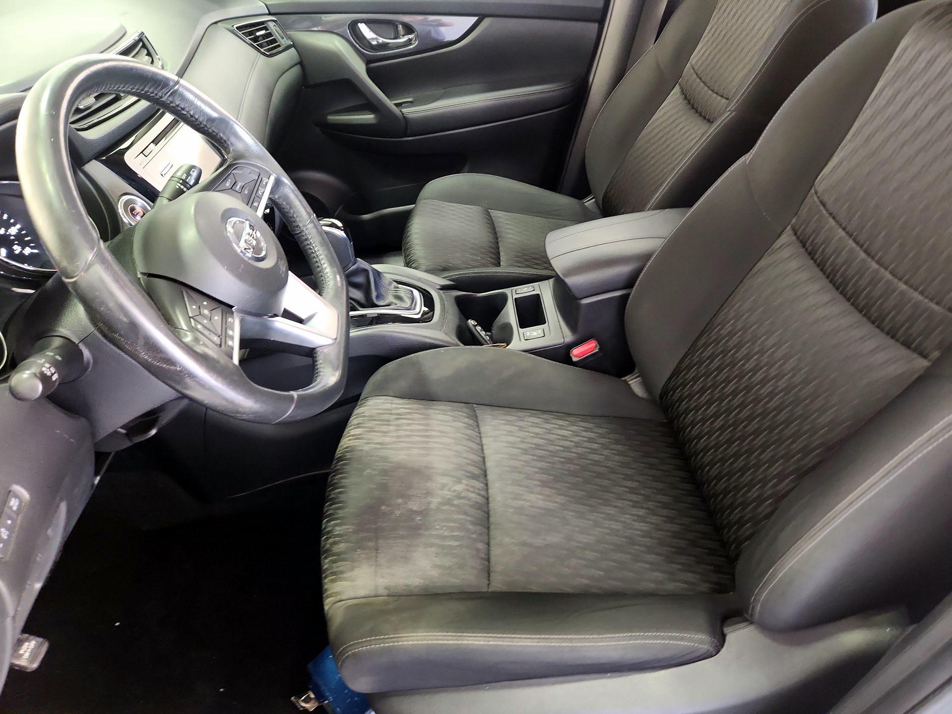 Thumbnail: 2017 Nissan Rogue - 11