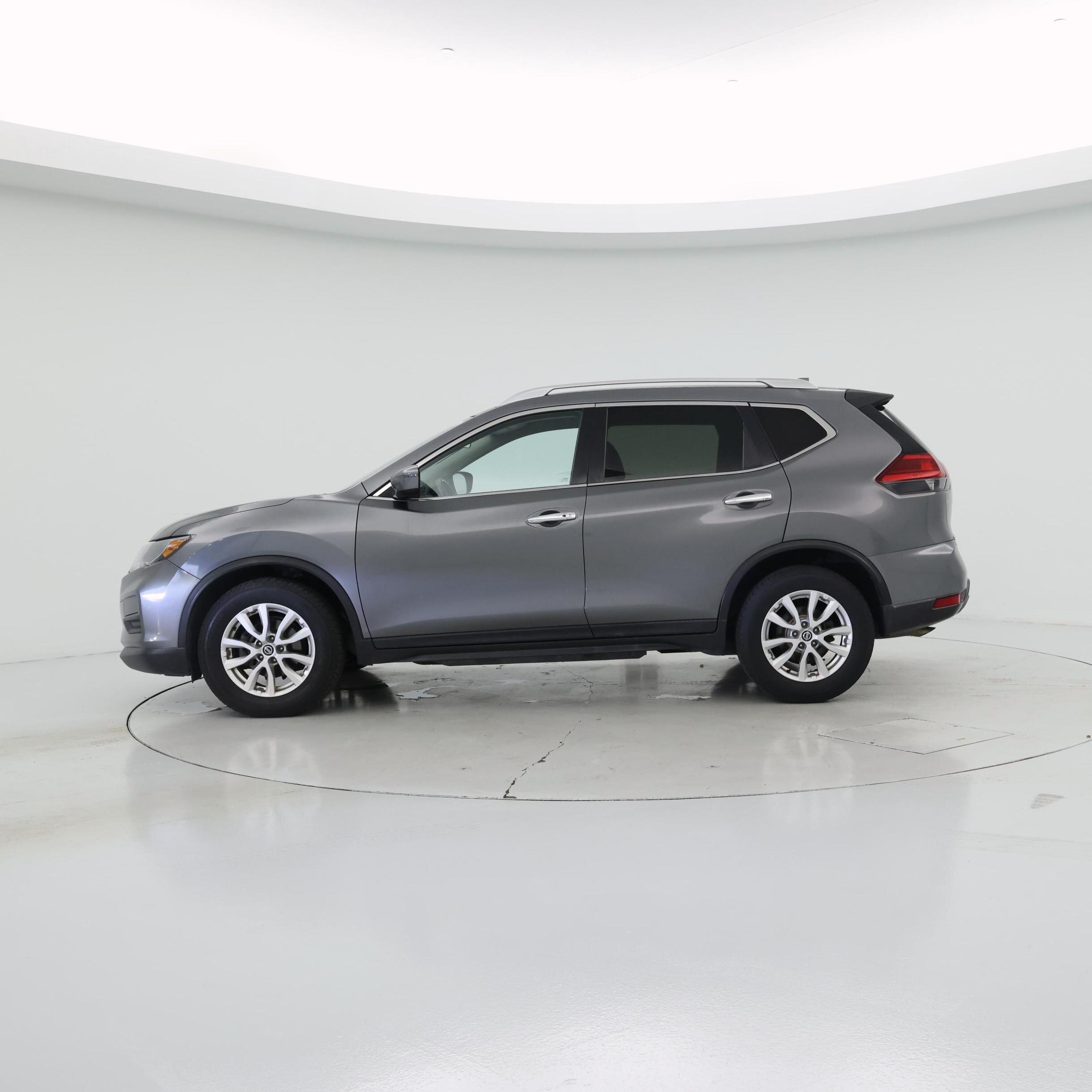 Thumbnail: 2017 Nissan Rogue - 3
