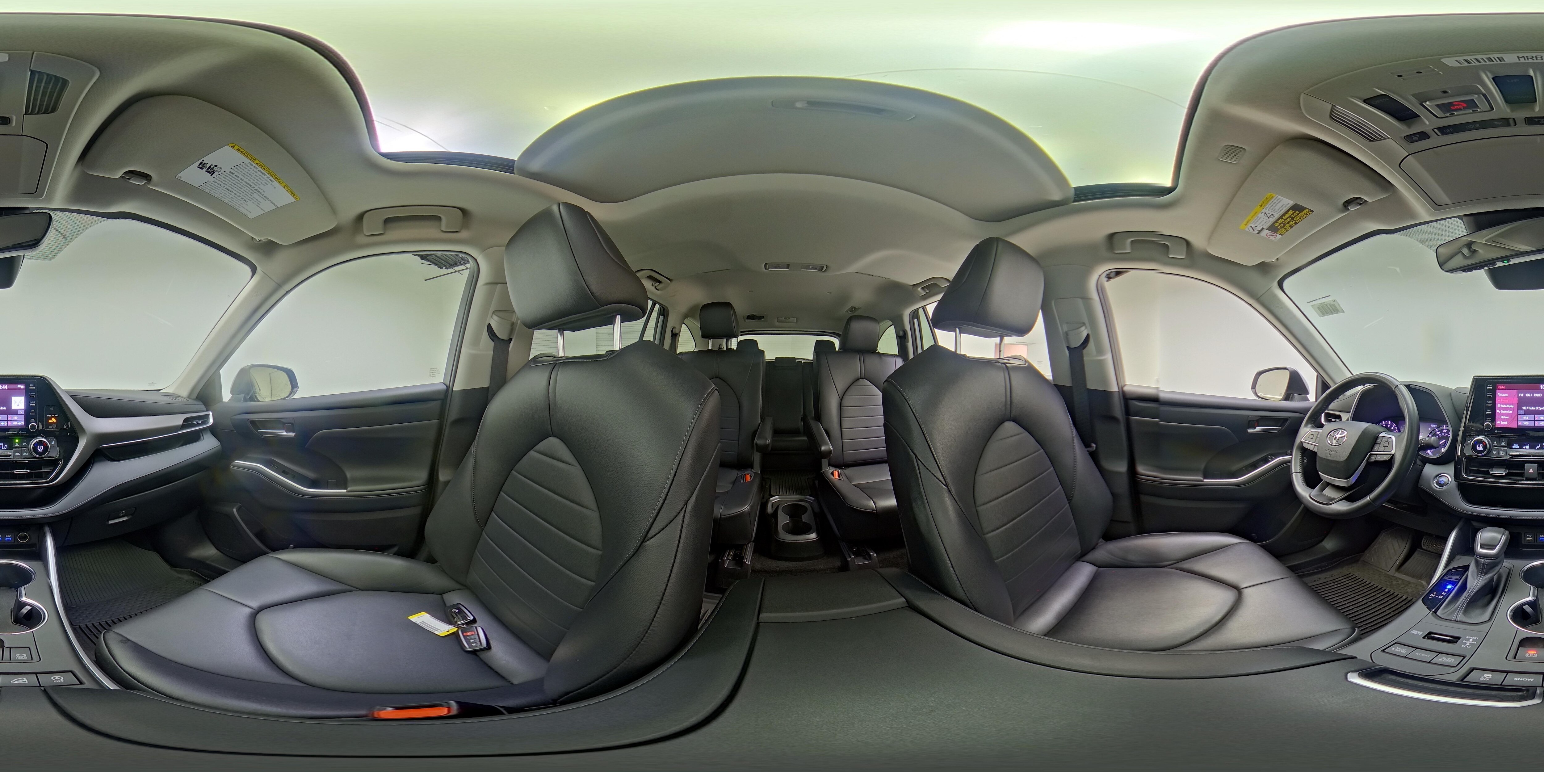 2022 Toyota Highlander XLE - Photo 25