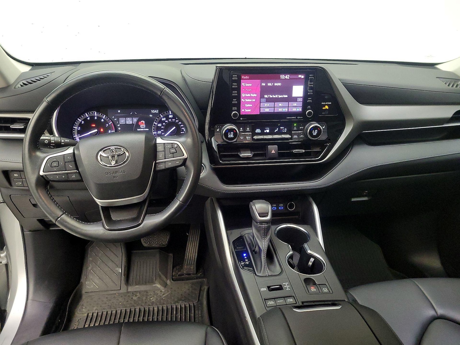 2022 Toyota Highlander XLE - Photo 10