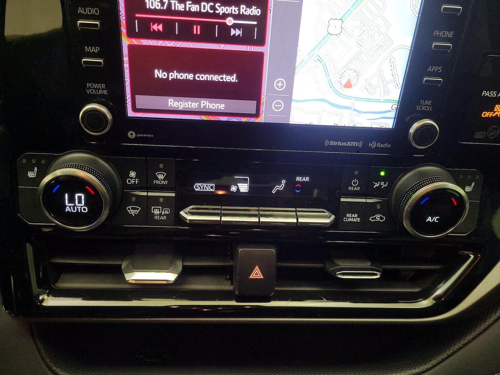 2022 Toyota Highlander XLE - Photo 17