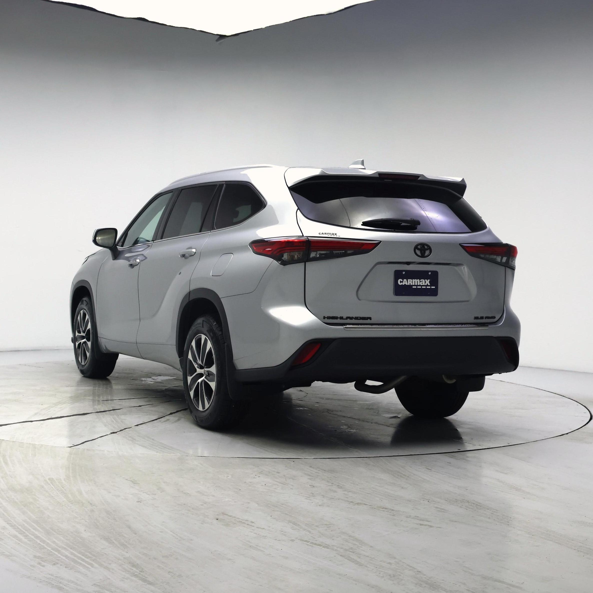Thumbnail: 2022 Toyota Highlander - 2