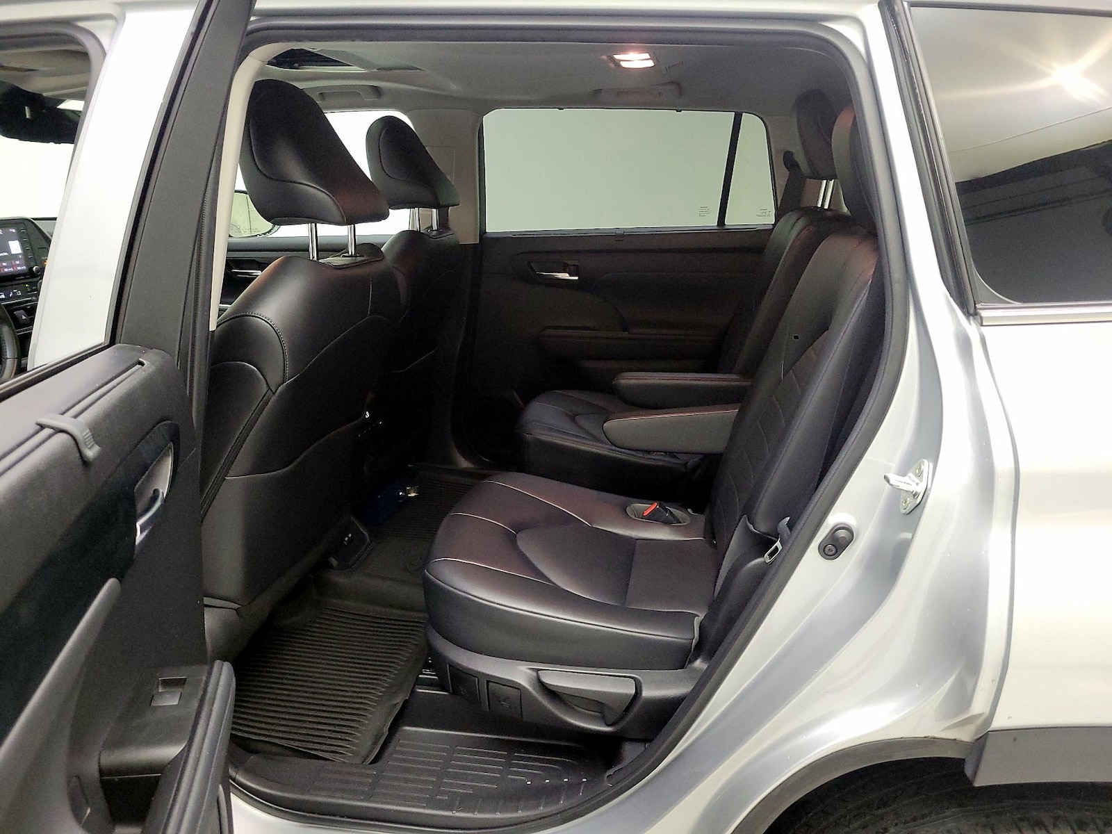 2022 Toyota Highlander XLE - Photo 21