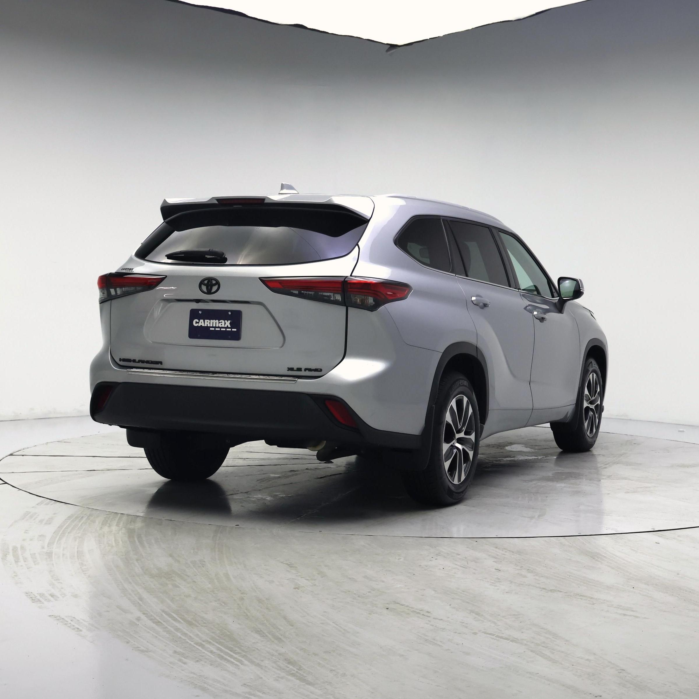 Thumbnail: 2022 Toyota Highlander - 8