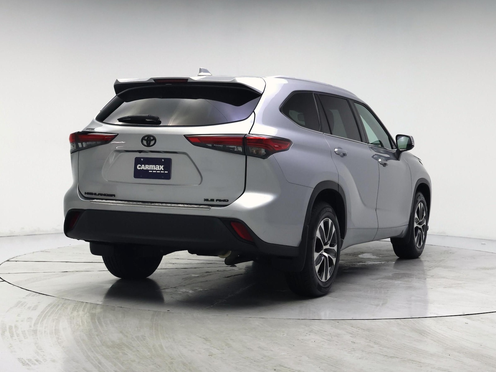 2022 Toyota Highlander XLE - Photo 9