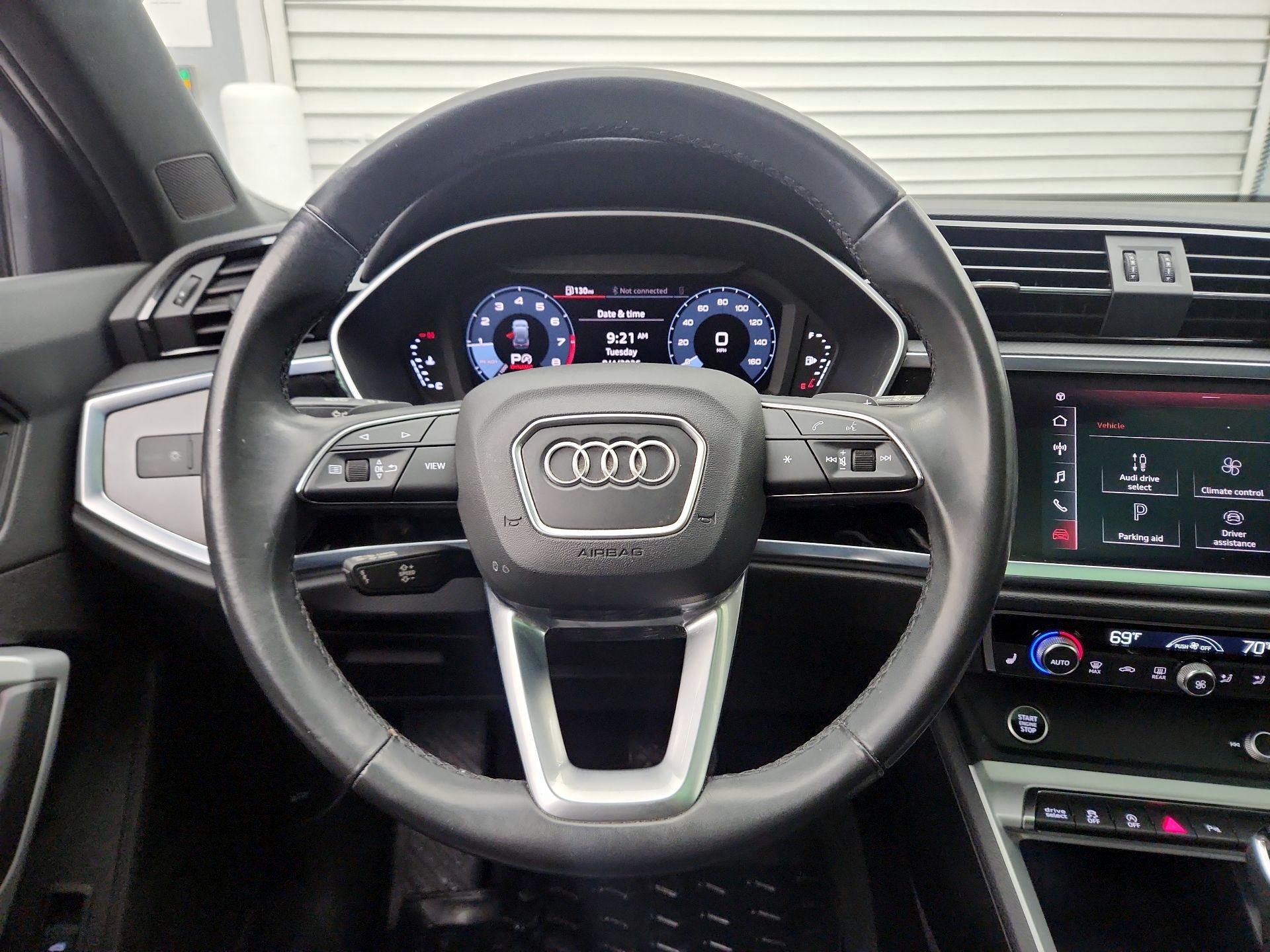 Thumbnail: 2021 Audi Q3 - 10