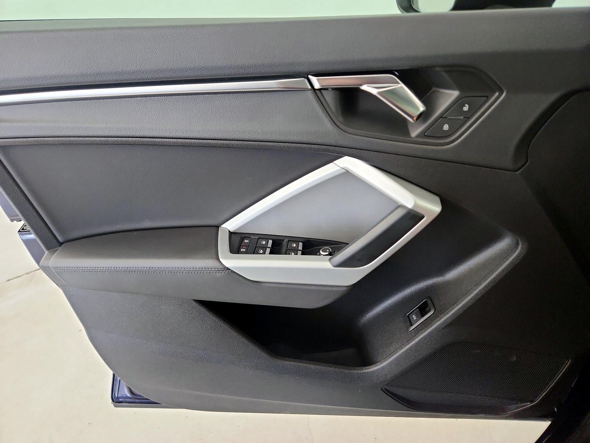 Thumbnail: 2021 Audi Q3 - 12
