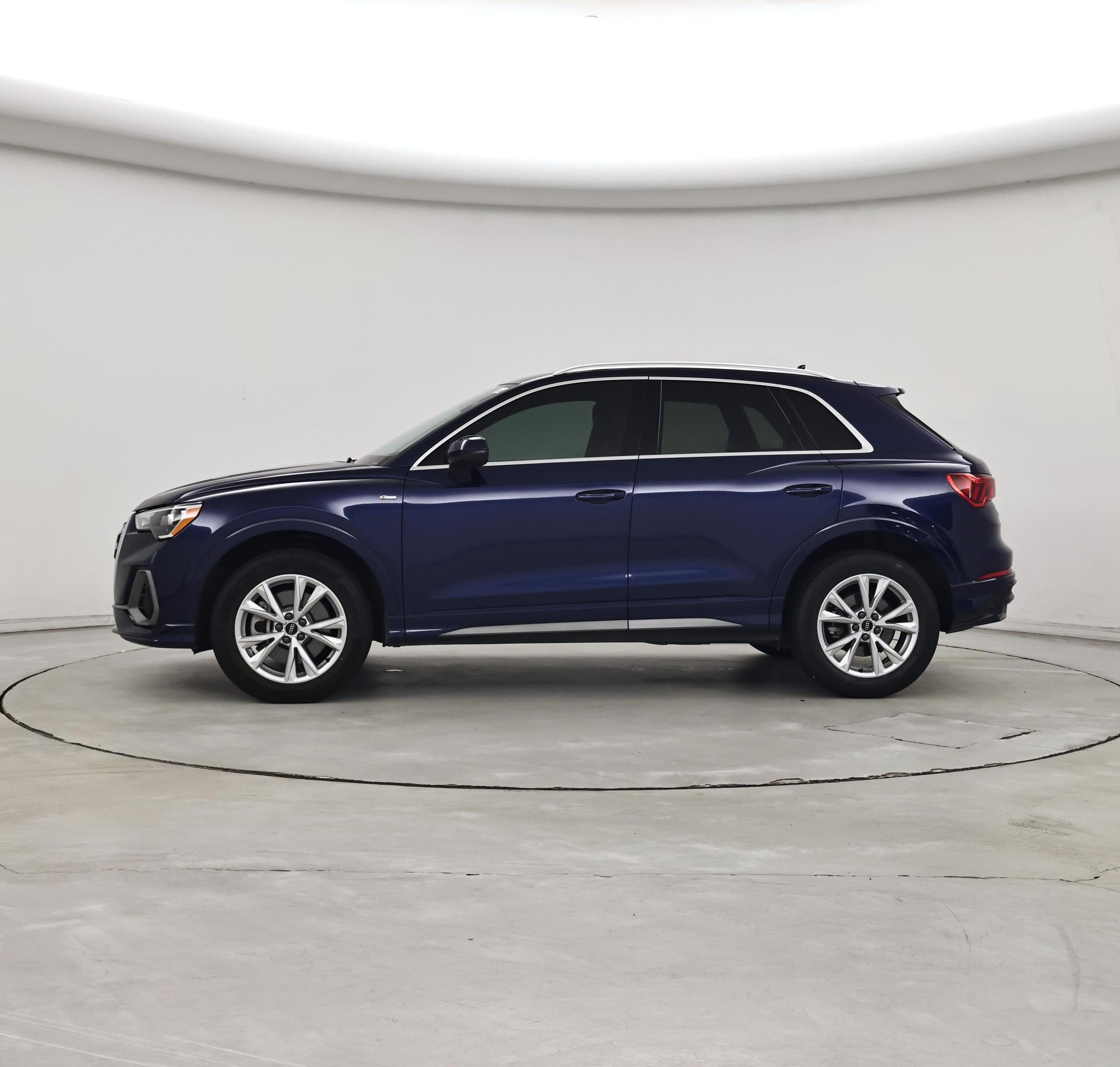 Thumbnail: 2021 Audi Q3 - 3