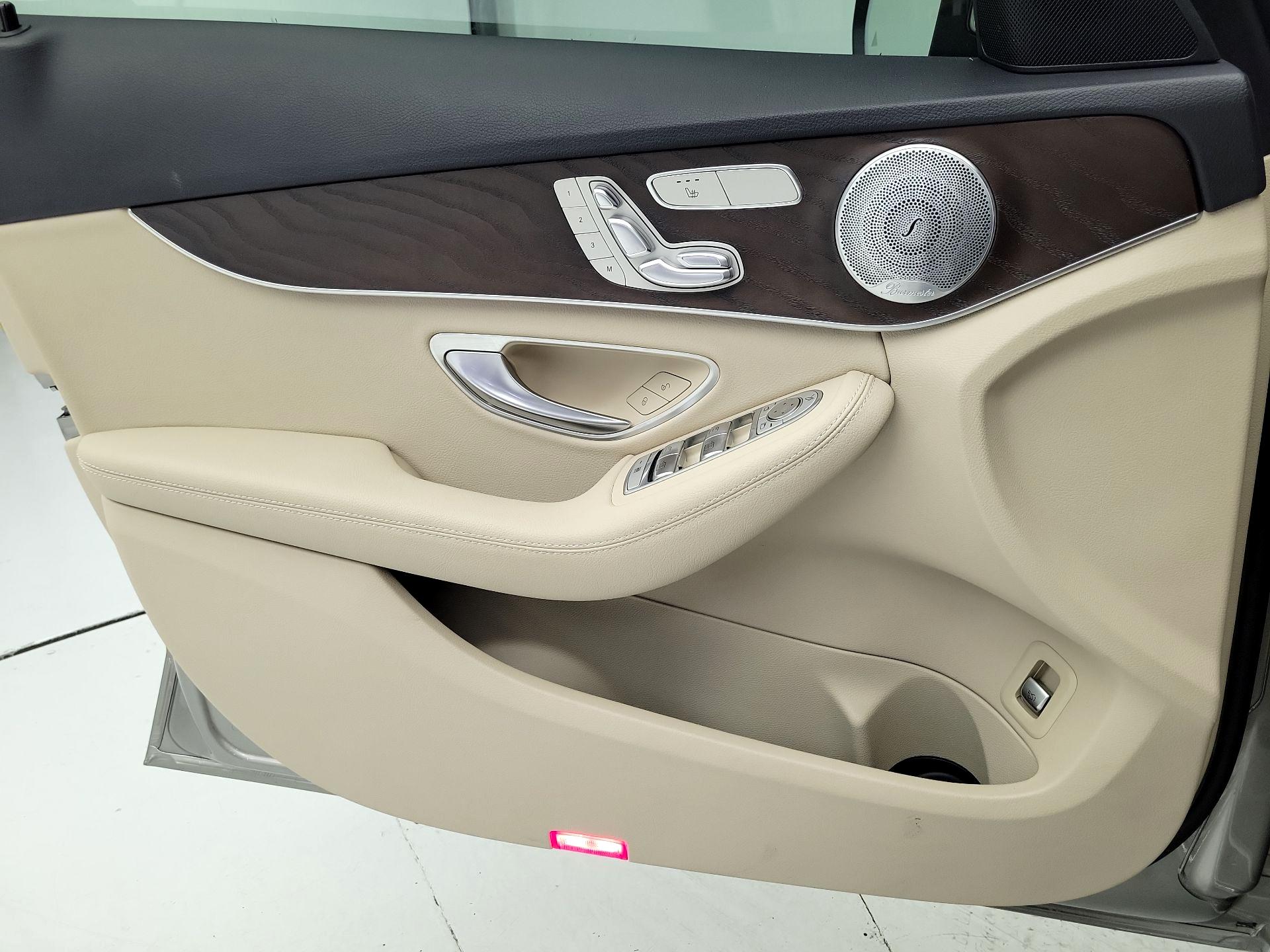 Thumbnail: 2021 Mercedes-Benz C-Class - 12