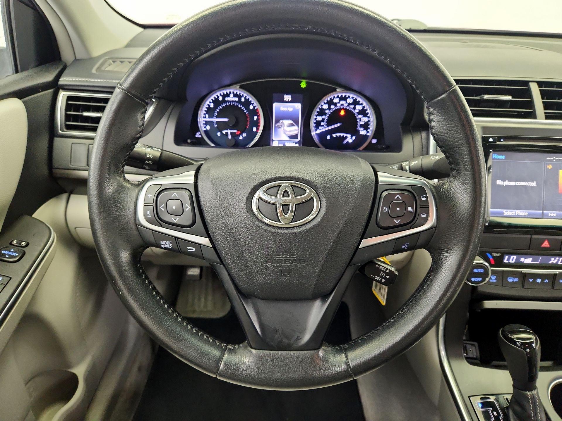 Thumbnail: 2015 Toyota Camry - 10