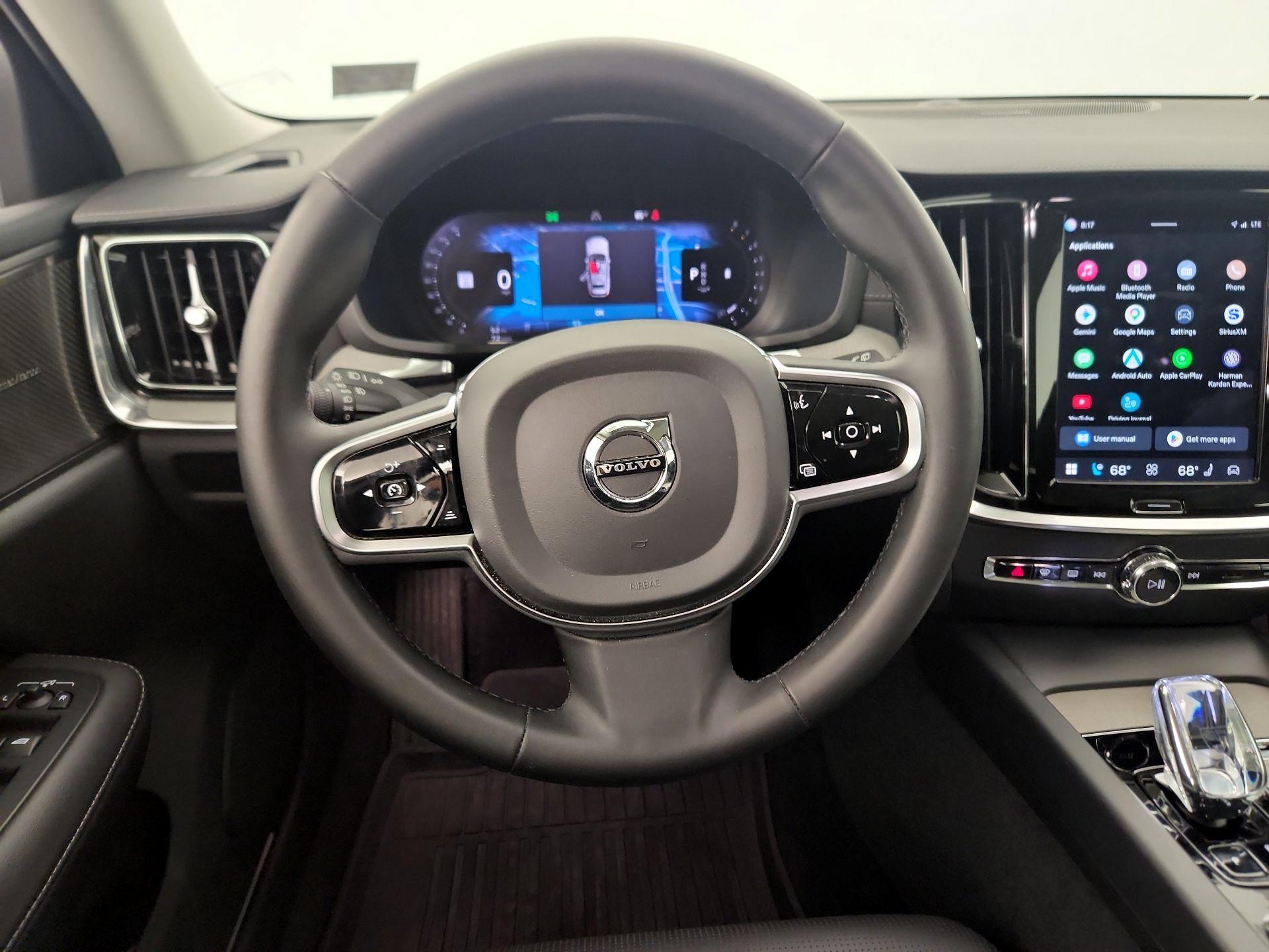Thumbnail: 2024 Volvo S60 - 10