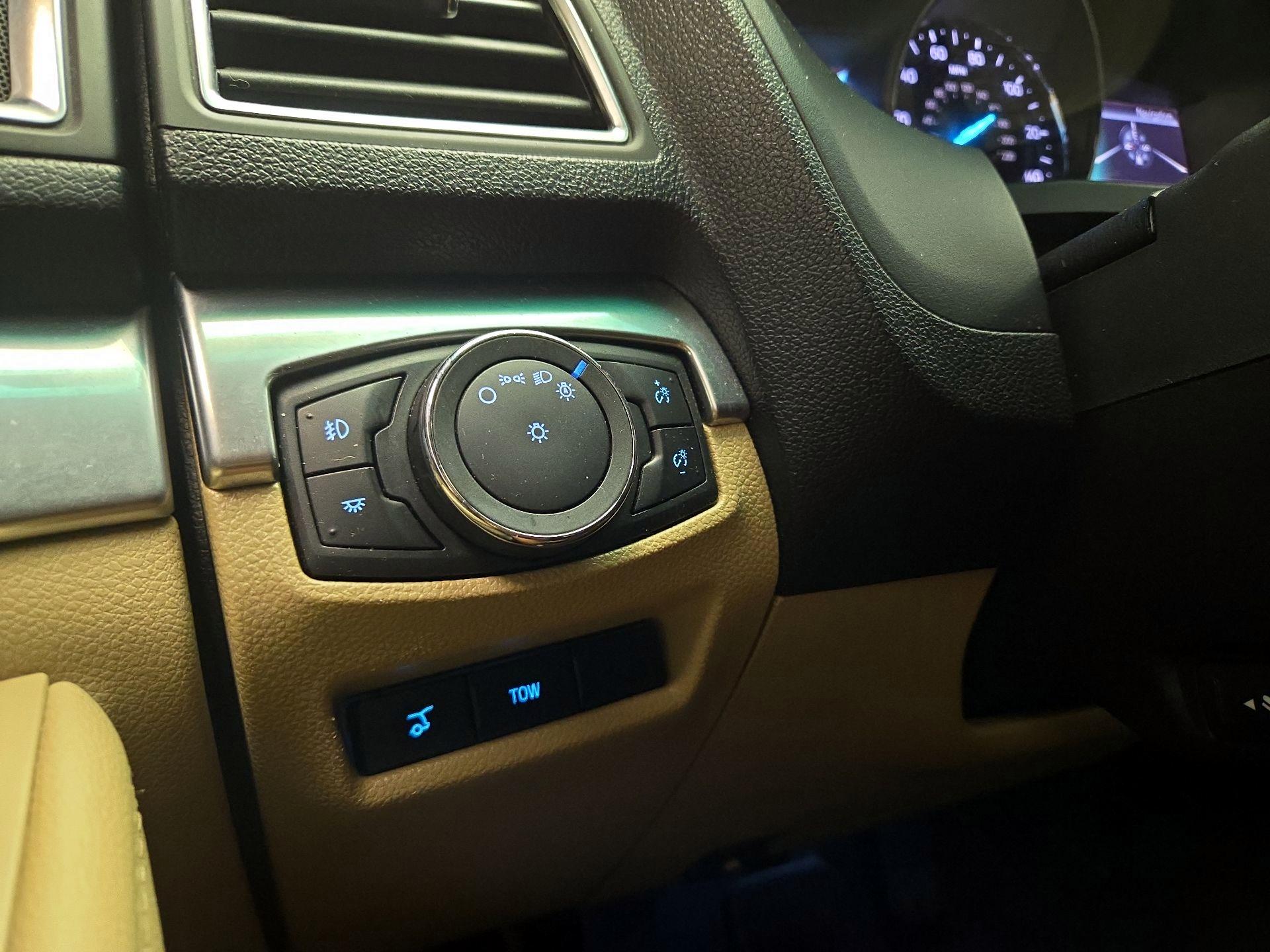 Thumbnail: 2016 Ford Explorer - 11