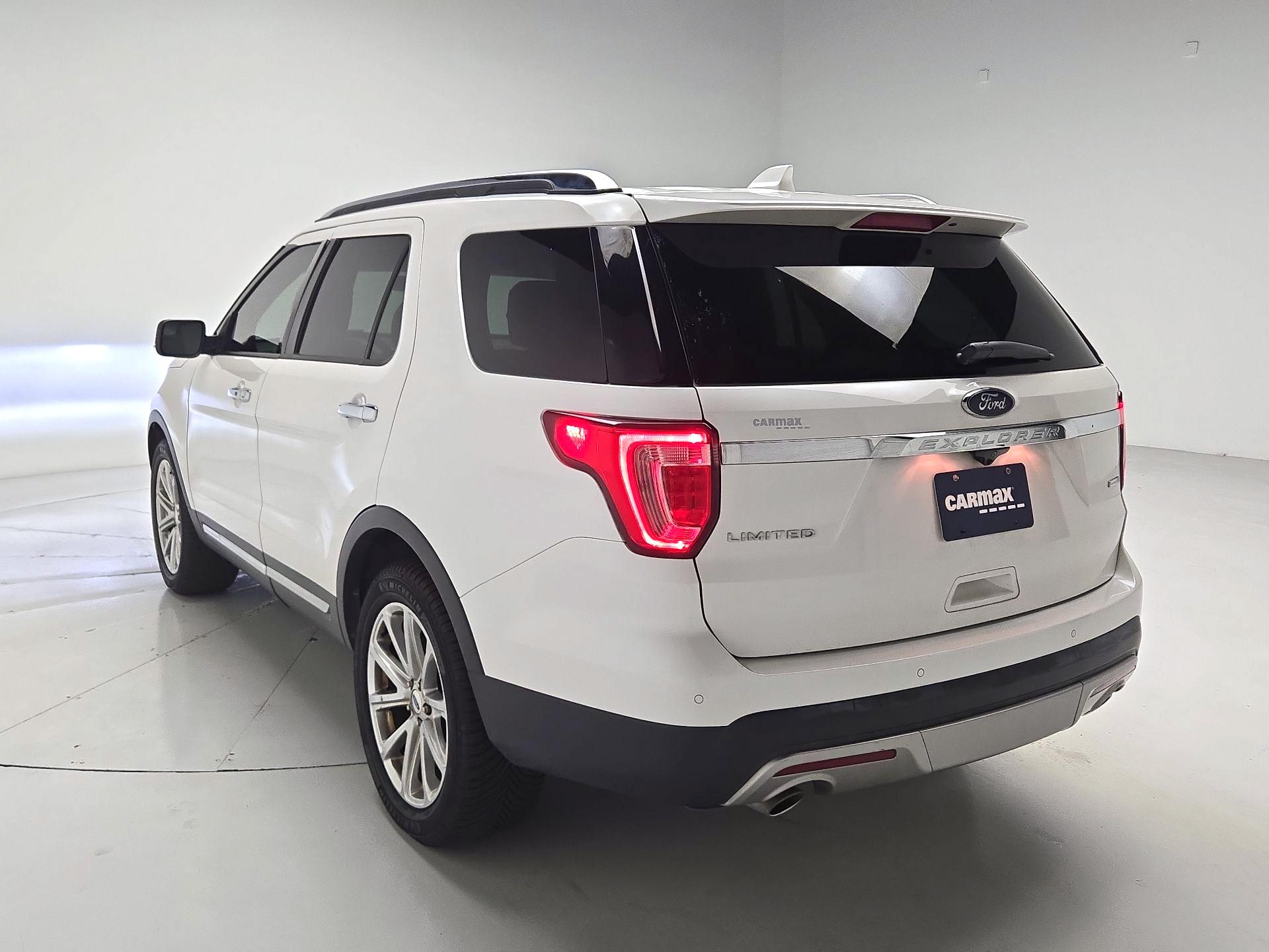 Thumbnail: 2016 Ford Explorer - 7