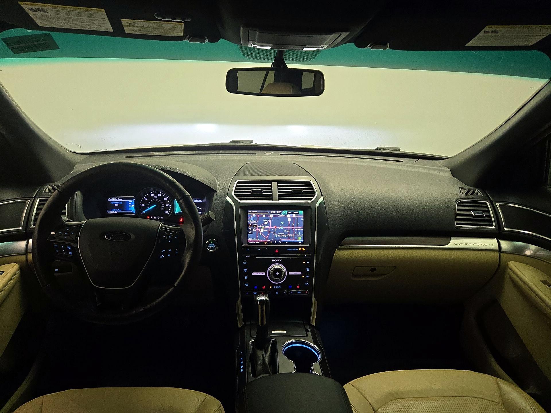 Thumbnail: 2016 Ford Explorer - 8