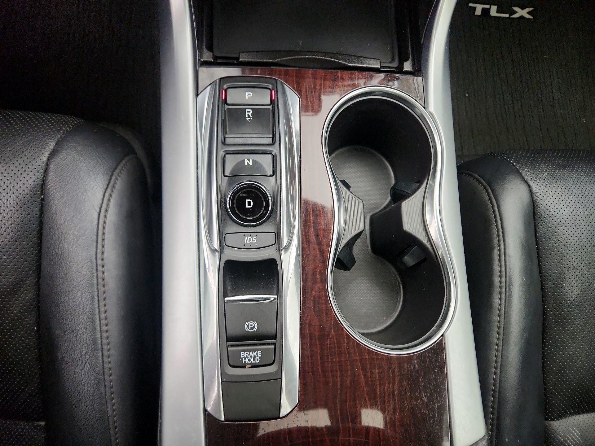 Thumbnail: 2016 Acura TLX - 17