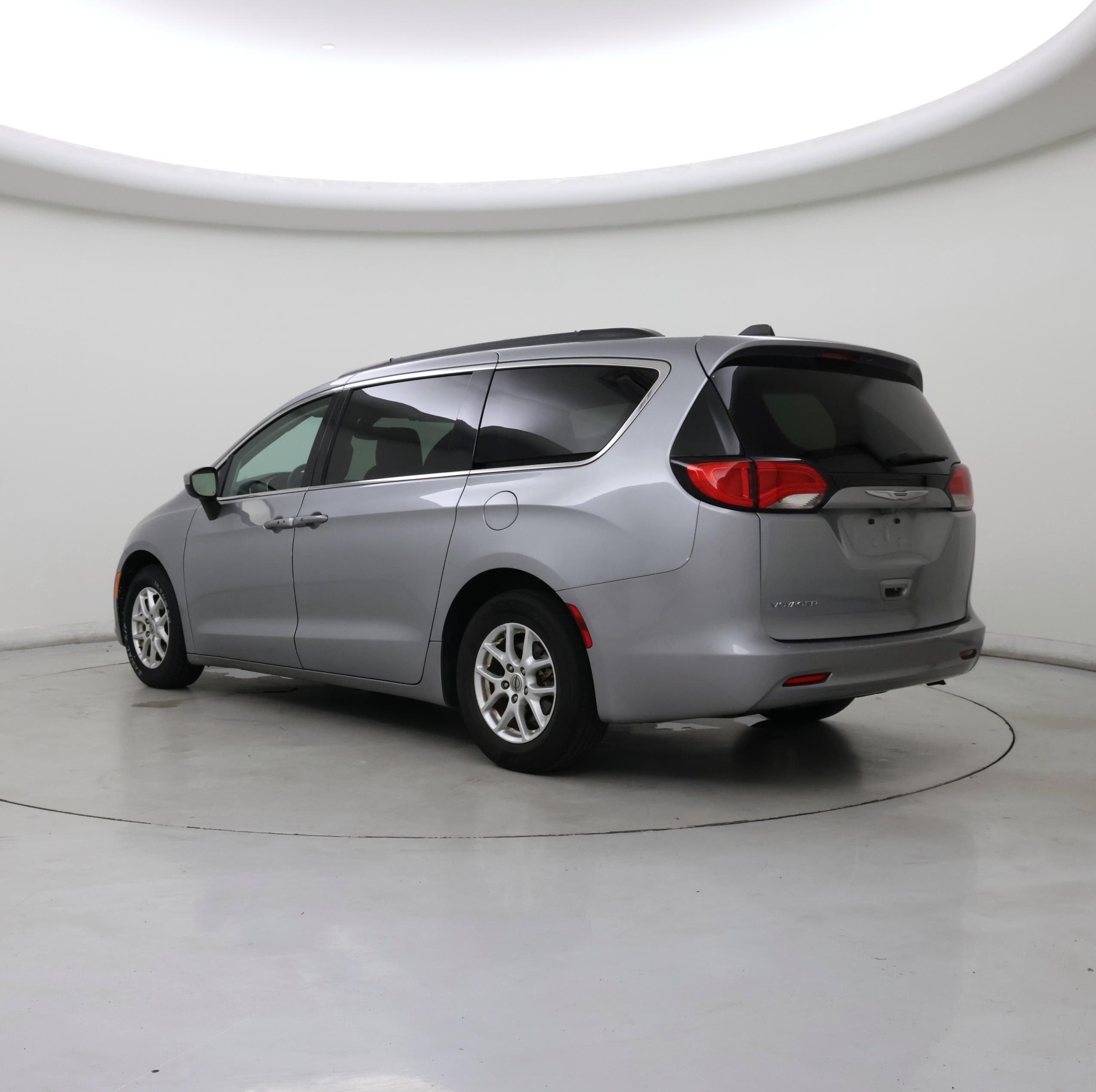 Thumbnail: 2021 Chrysler Voyager - 2