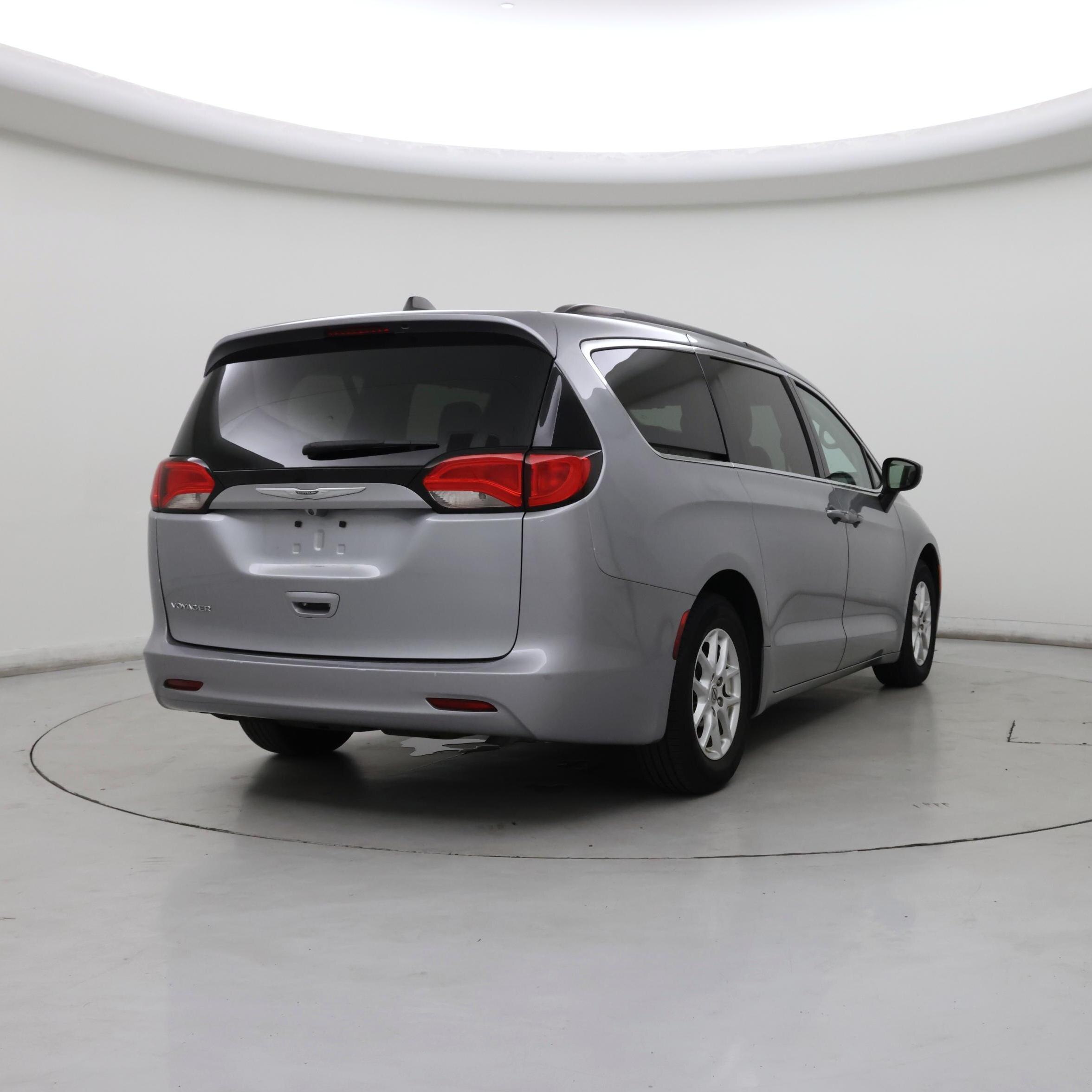 Thumbnail: 2021 Chrysler Voyager - 8